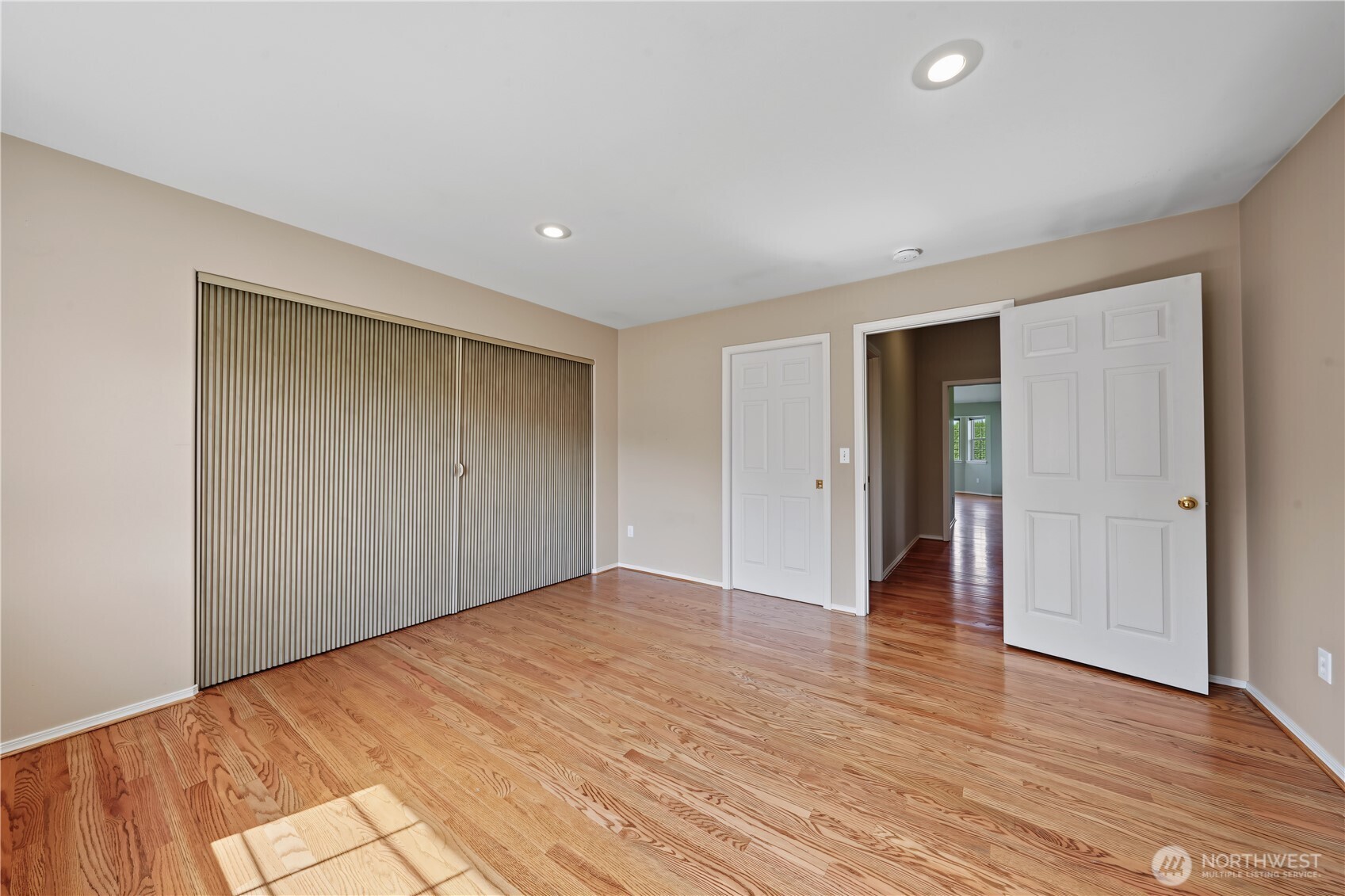 1716 Windsor Court Property Photo 28