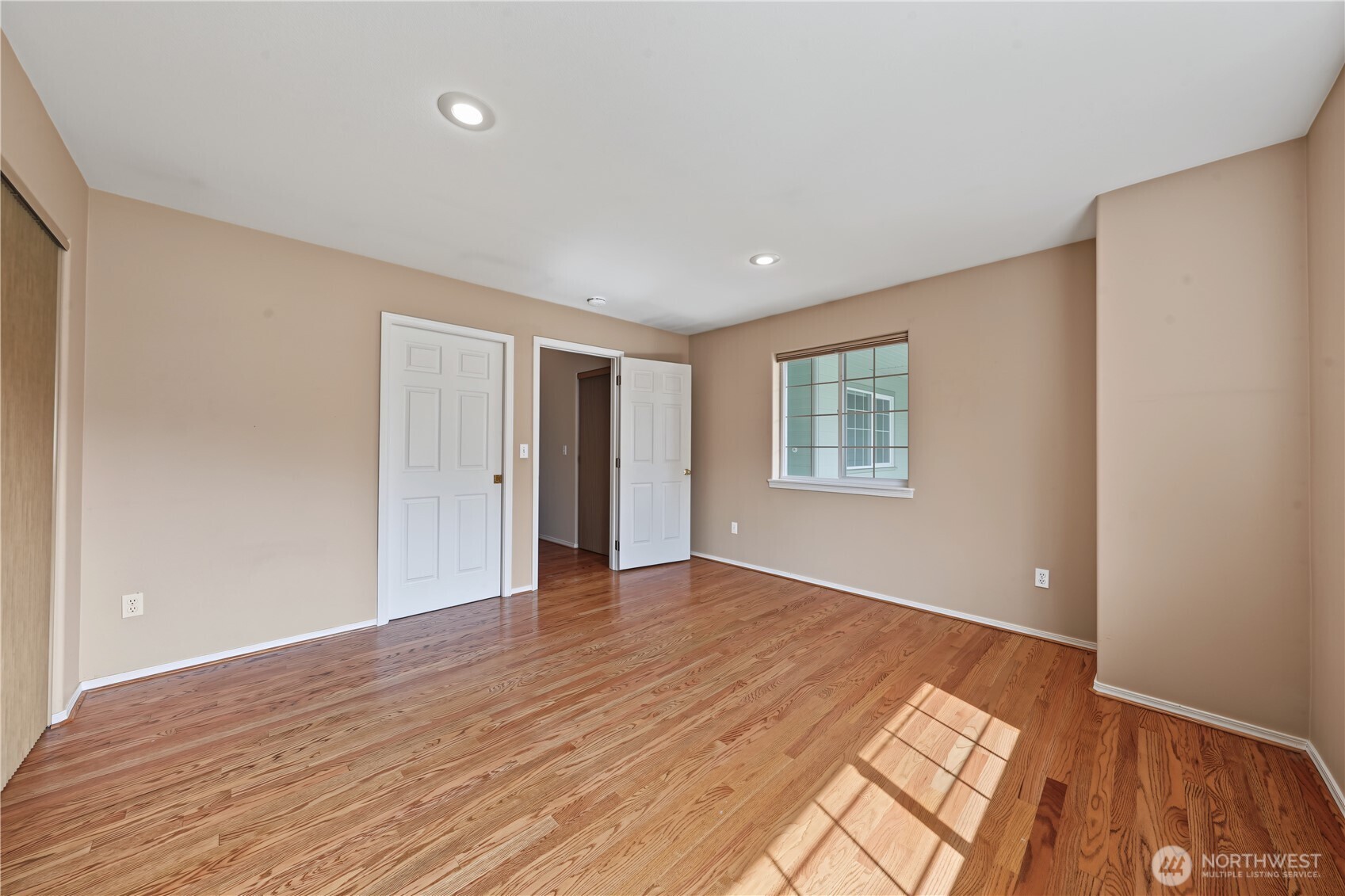 1716 Windsor Court Property Photo 29