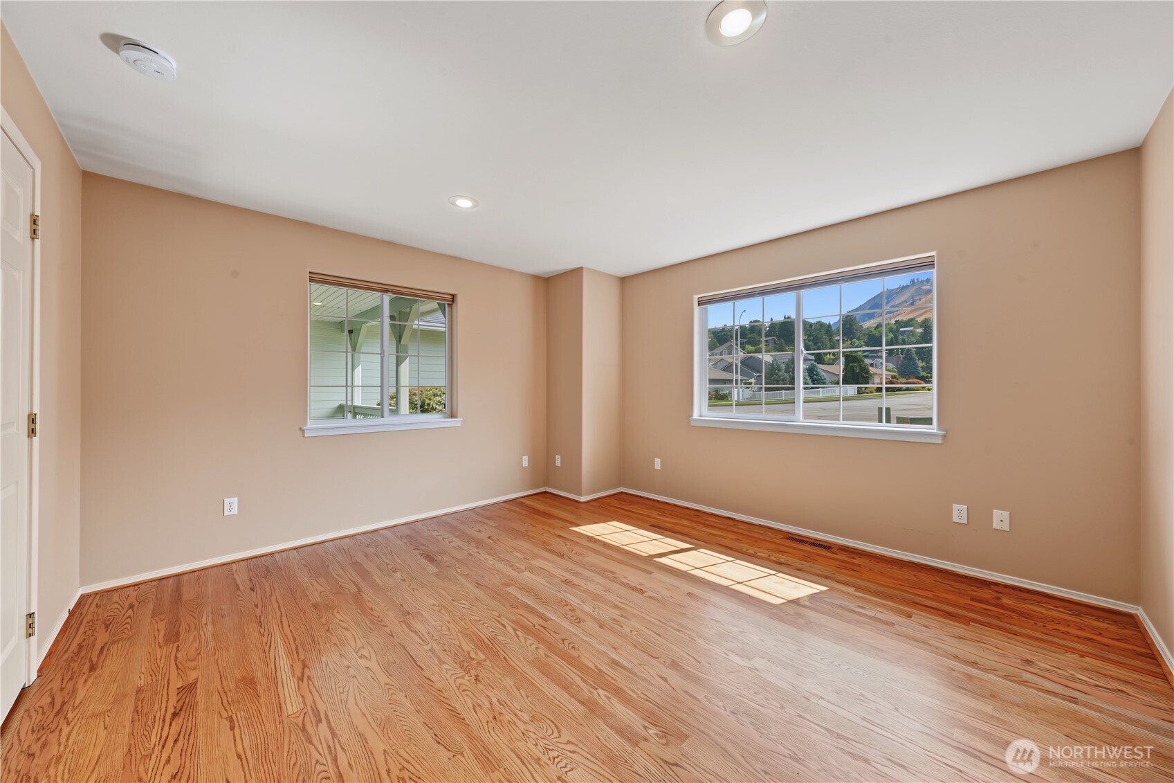 1716 Windsor Court Property Photo 30