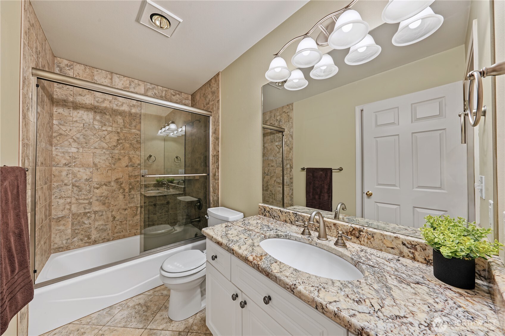 1716 Windsor Court Property Photo 31