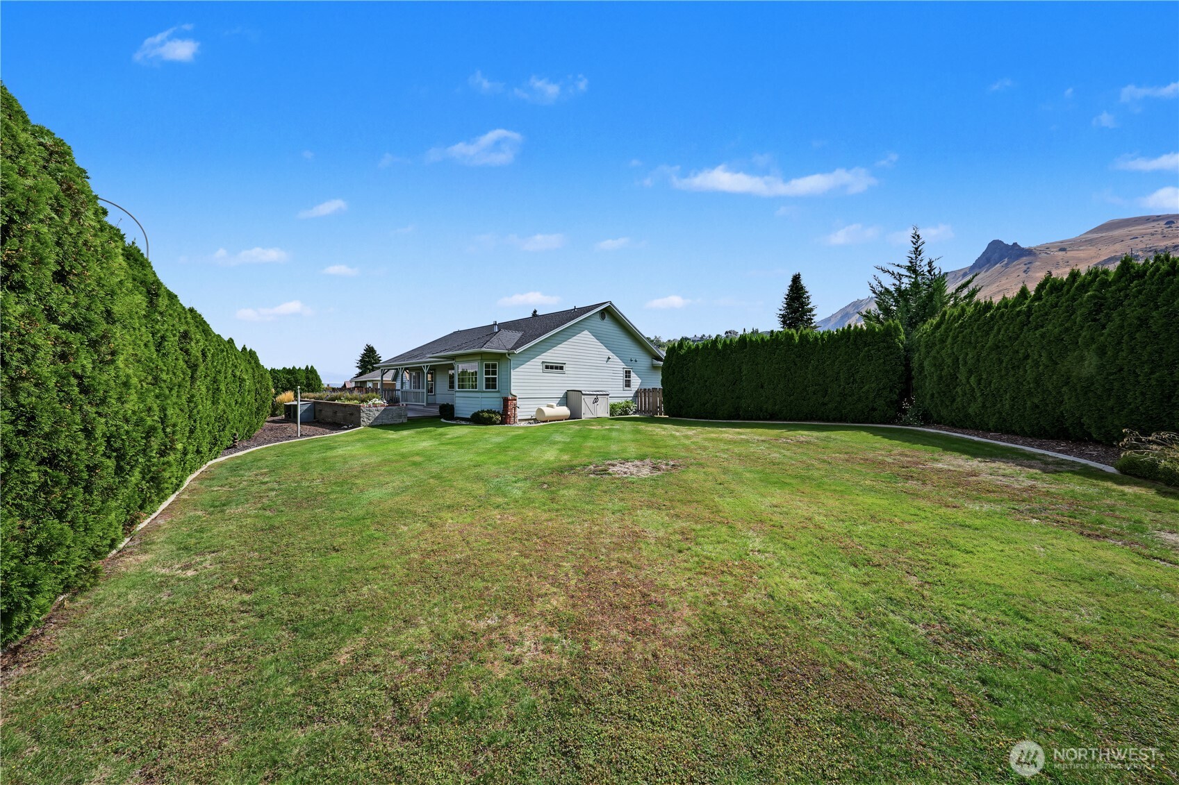 1716 Windsor Court Property Photo 34