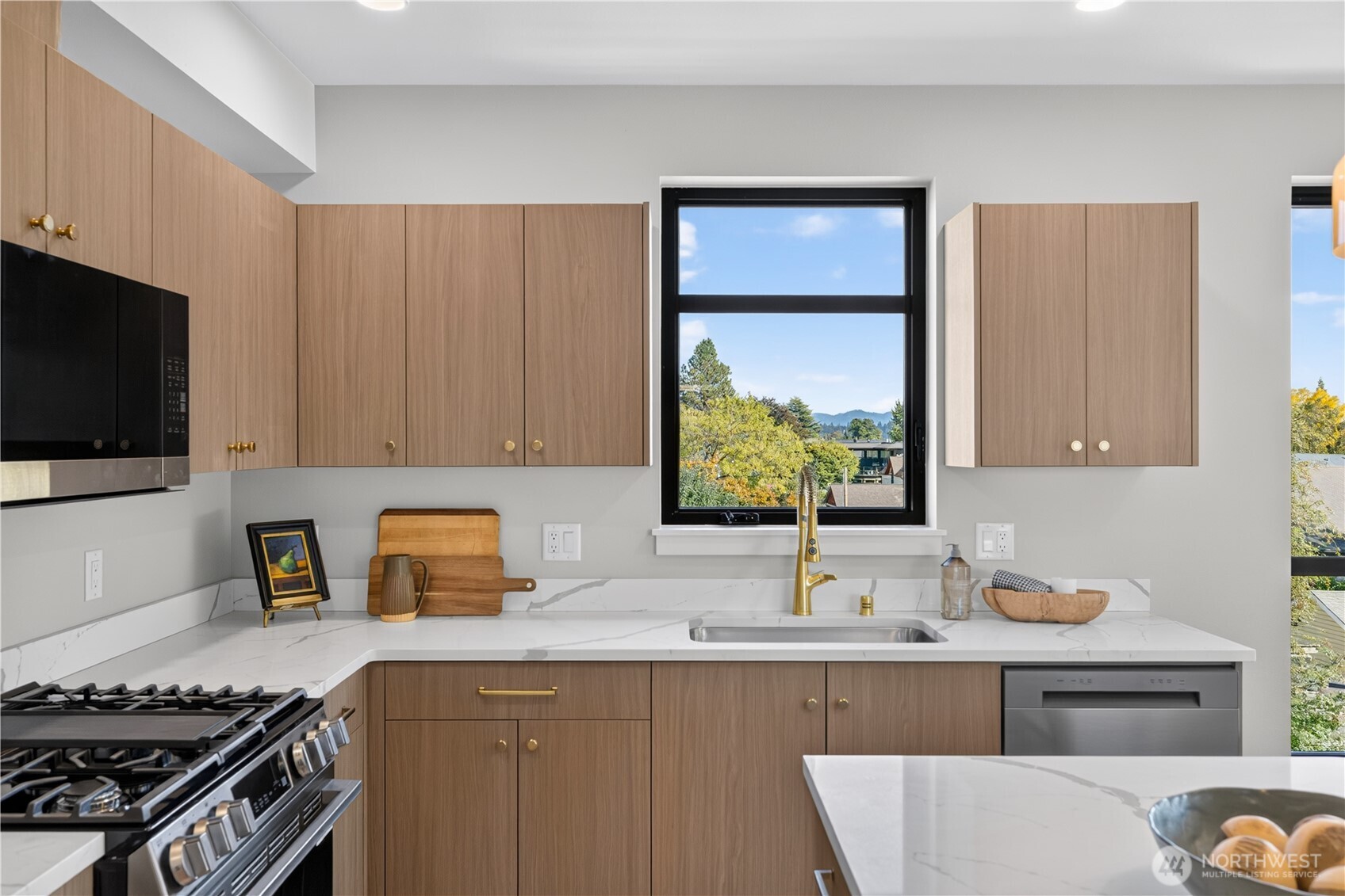 306 Center Street 304 Property Photo 10
