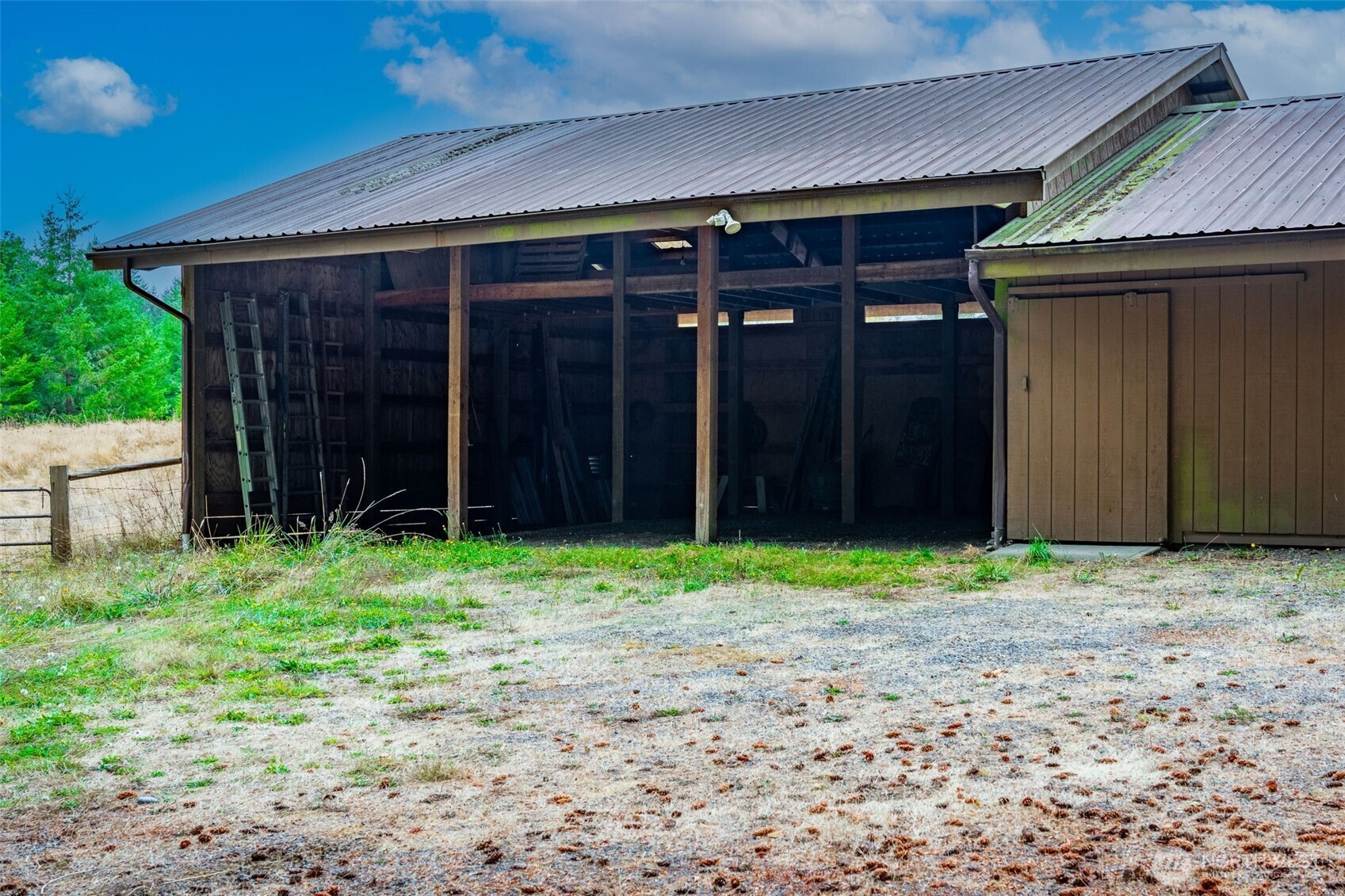 6133 Puget Beach Road Property Photo 28
