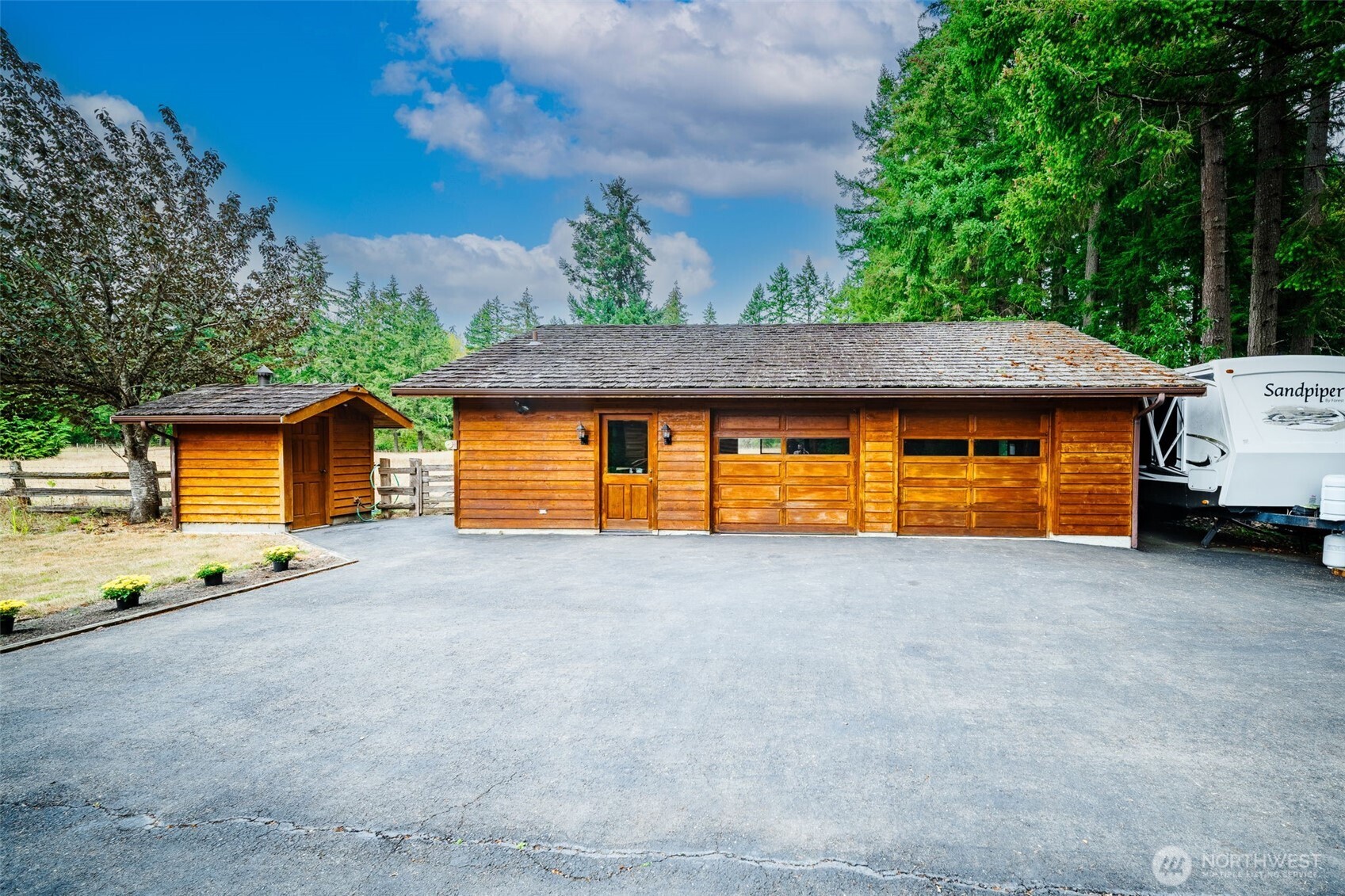 6133 Puget Beach Road Property Photo 31
