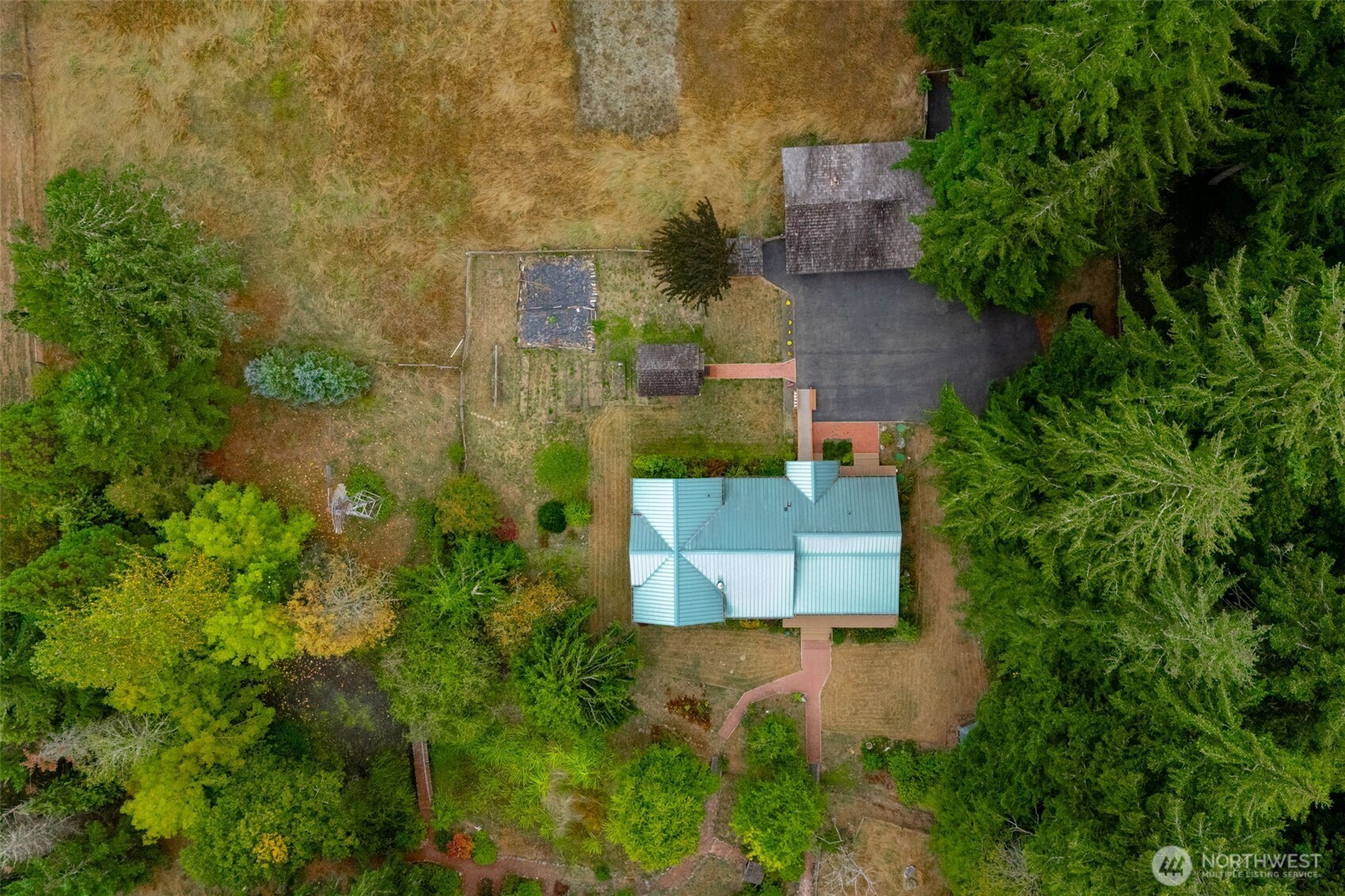 6133 Puget Beach Road Property Photo 34