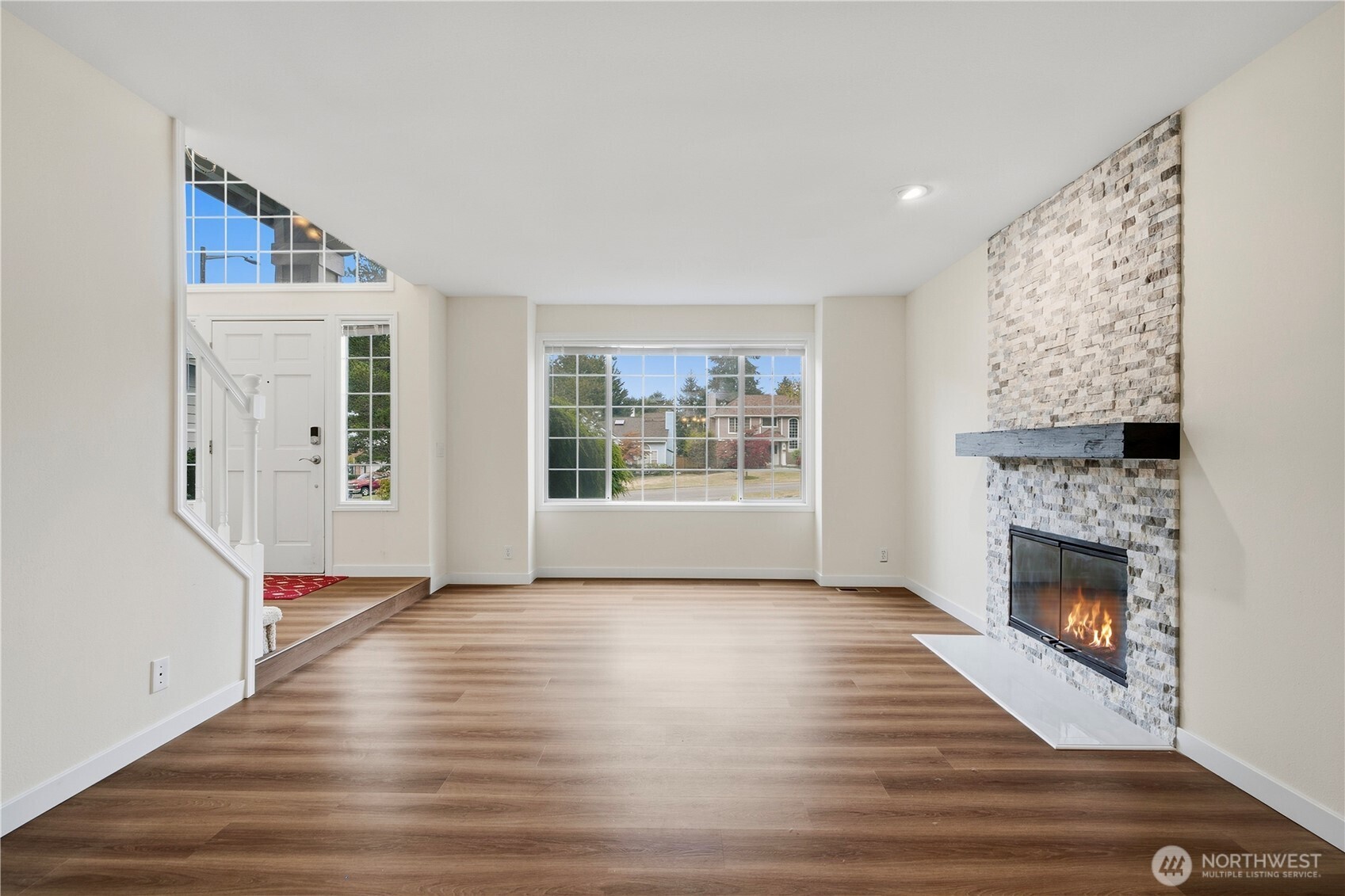 12715 52nd Place Property Photo 5
