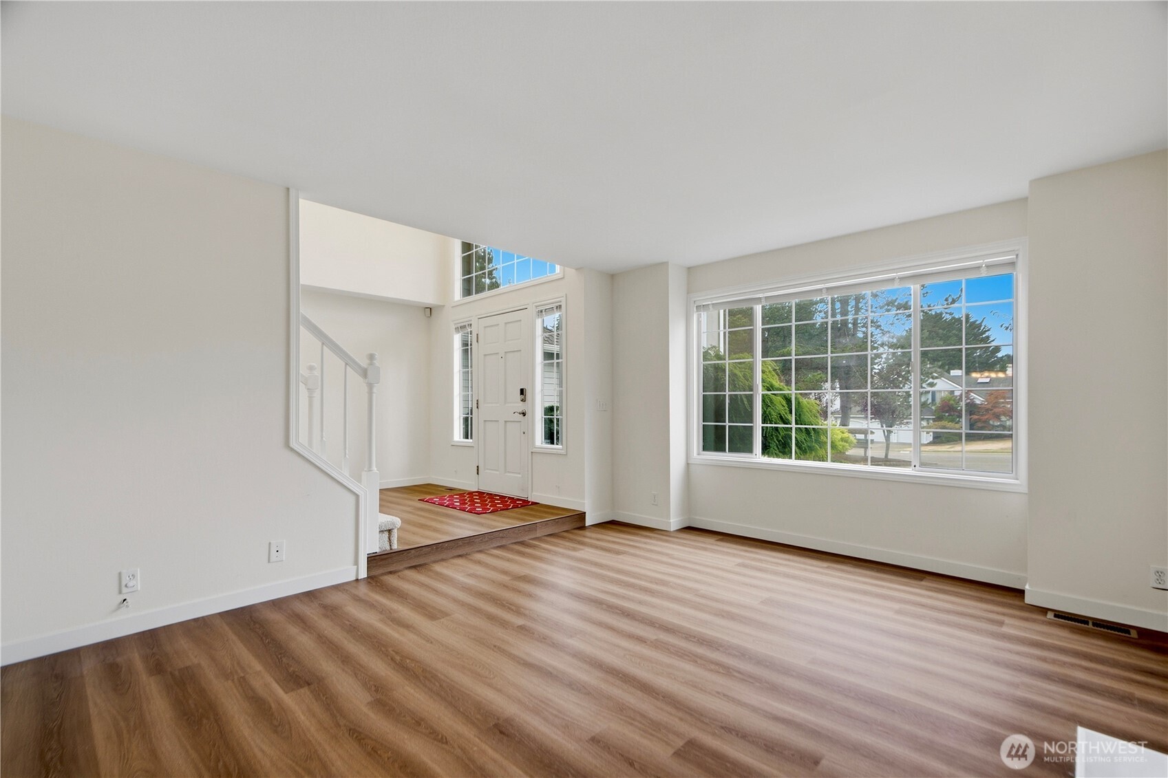 12715 52nd Place Property Photo 7