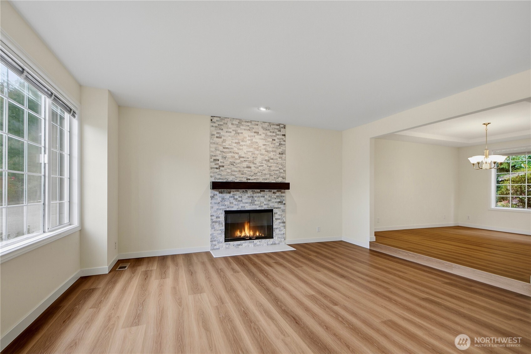 12715 52nd Place Property Photo 9