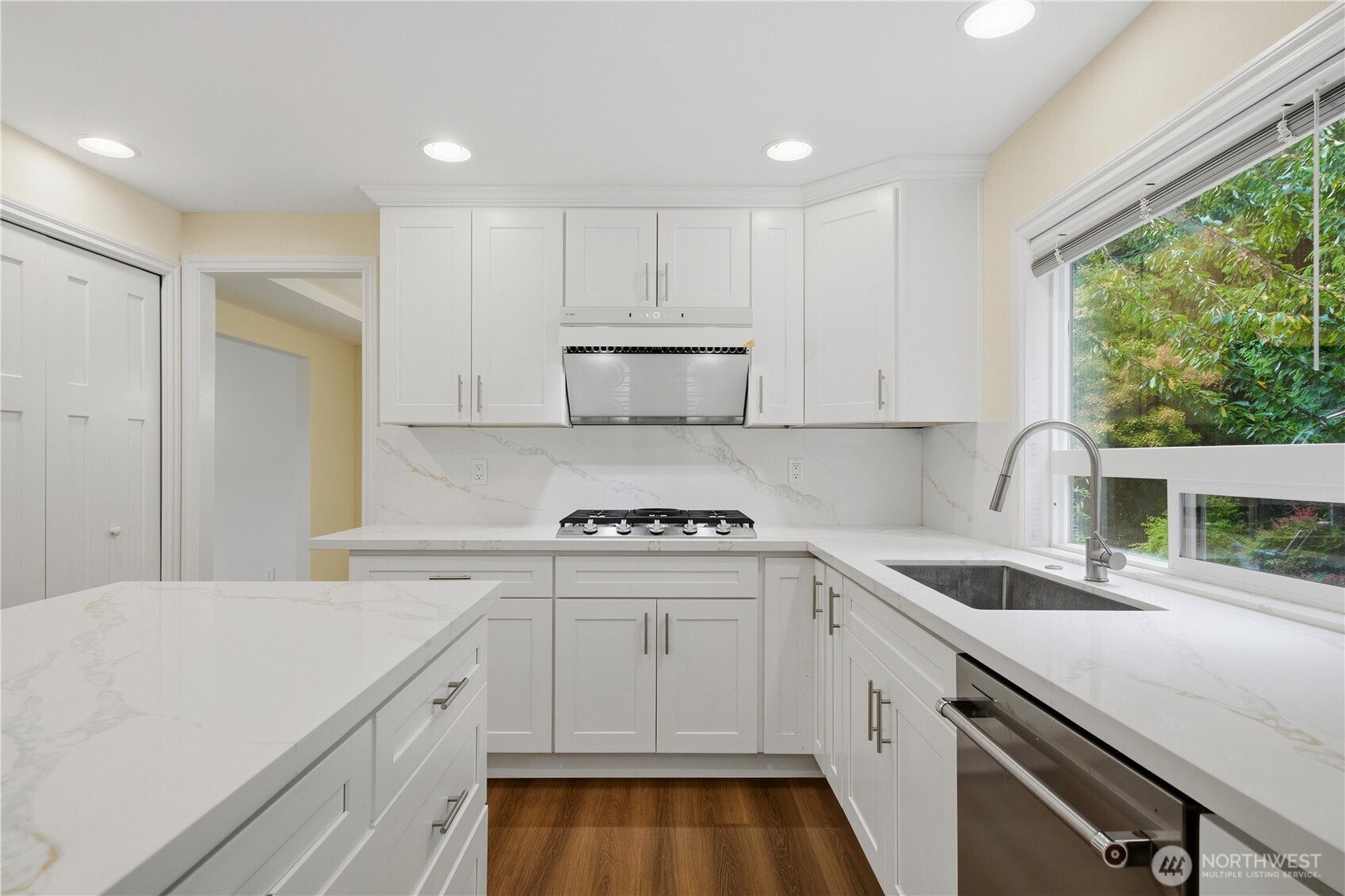 12715 52nd Place Property Photo 15