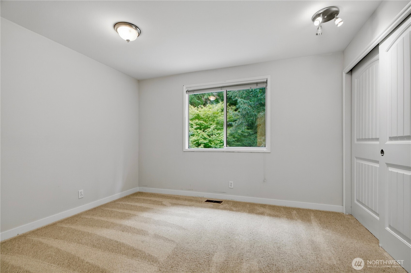 12715 52nd Place Property Photo 25