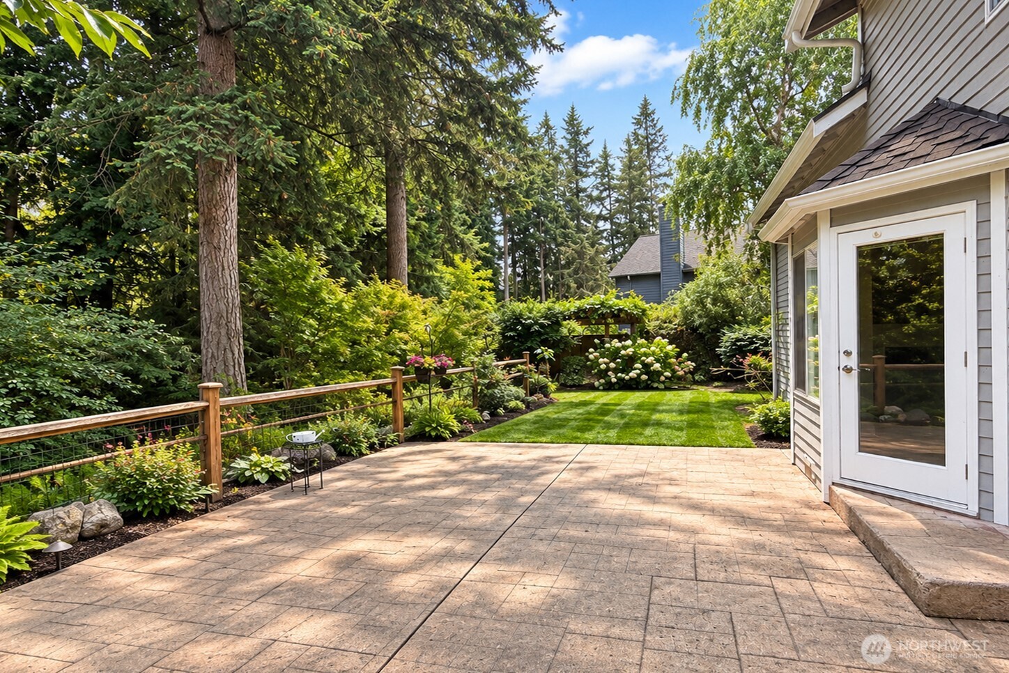 12715 52nd Place Property Photo 37