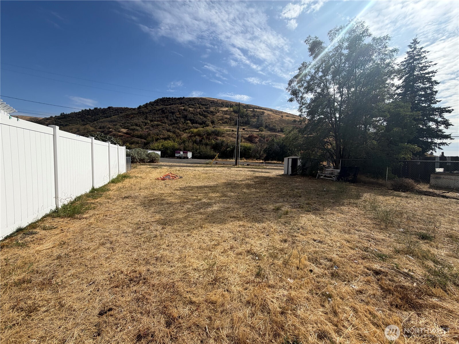 405 1/2 W Clay Street Property Photo 2