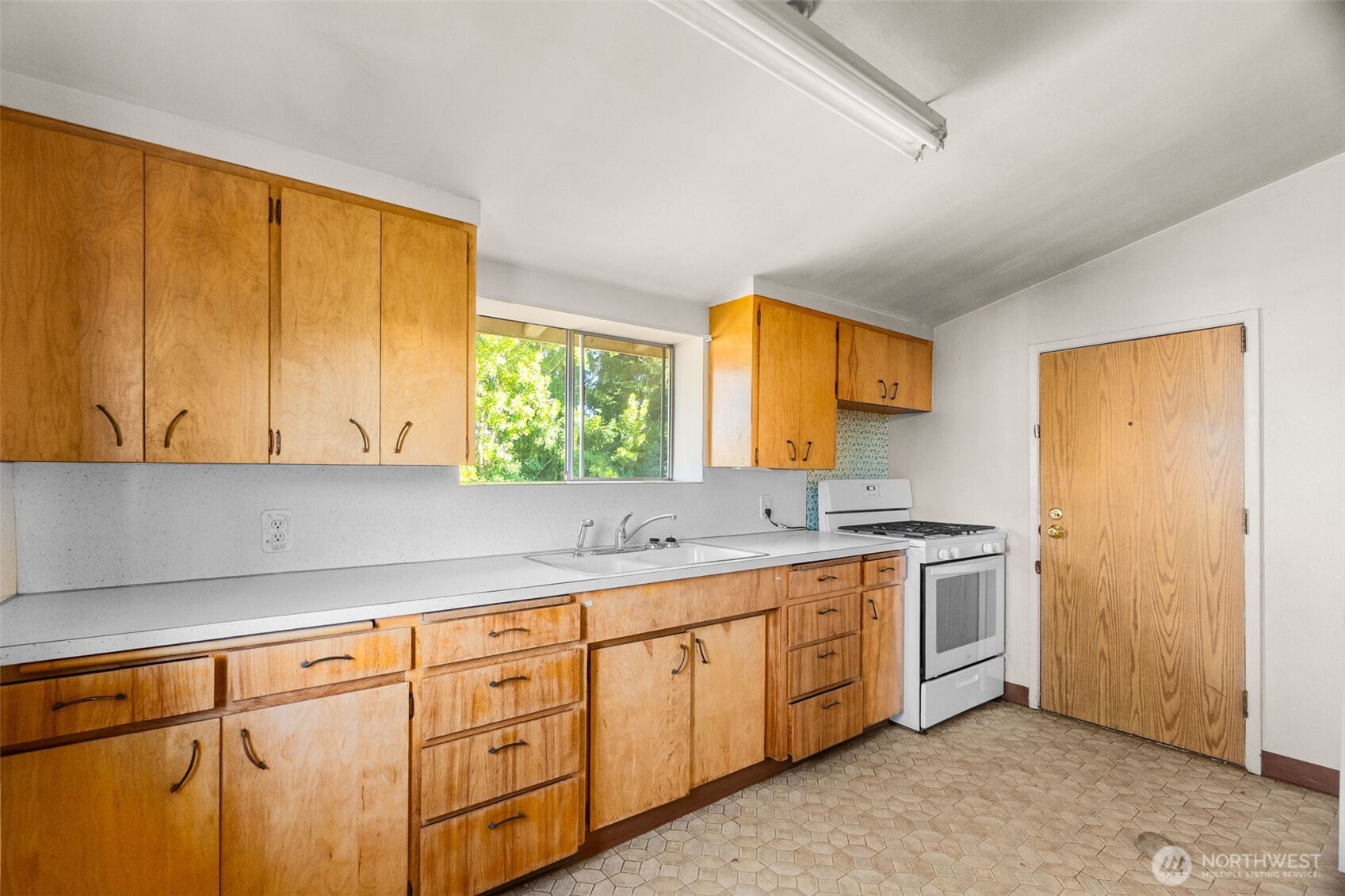 614 11th Avenue Property Photo 22