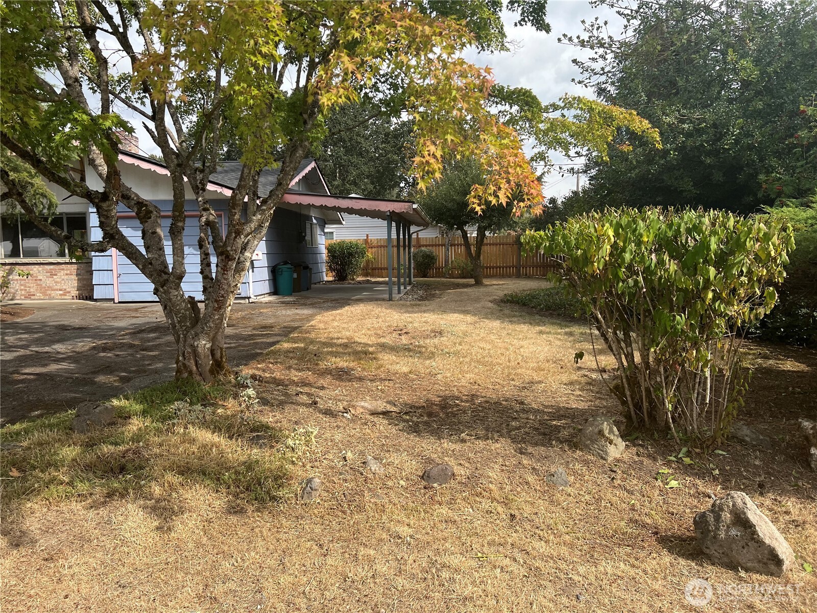 13617 Yakima Avenue Property Photo 3