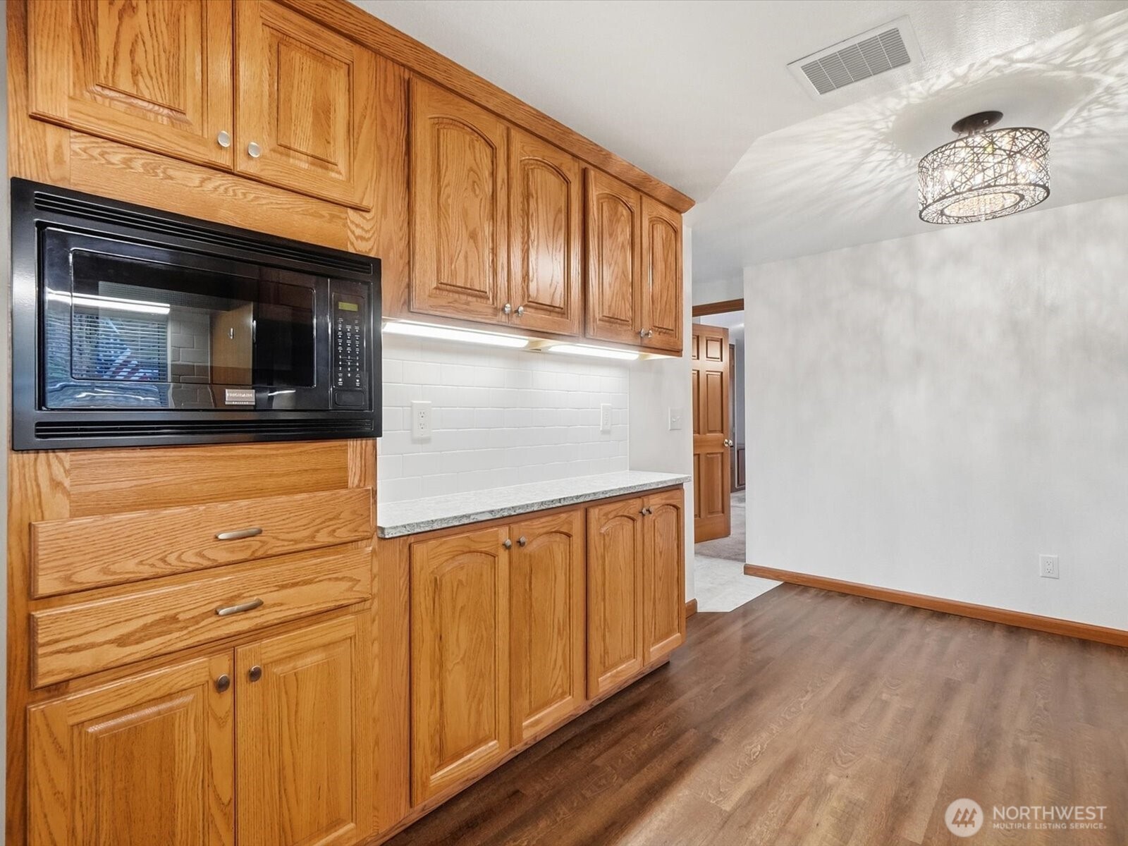 6513 Waller Road Property Photo 7