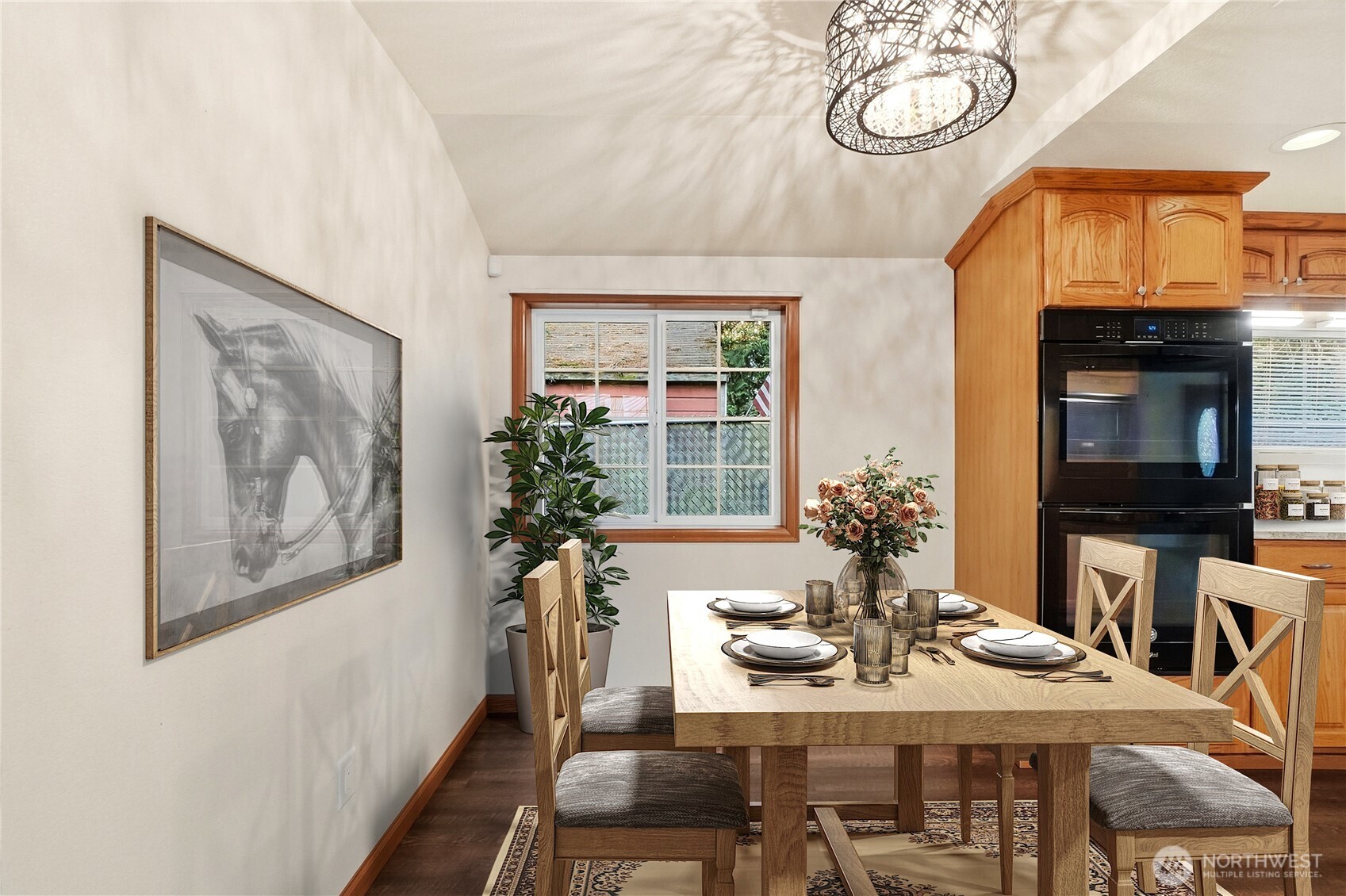 6513 Waller Road Property Photo 10