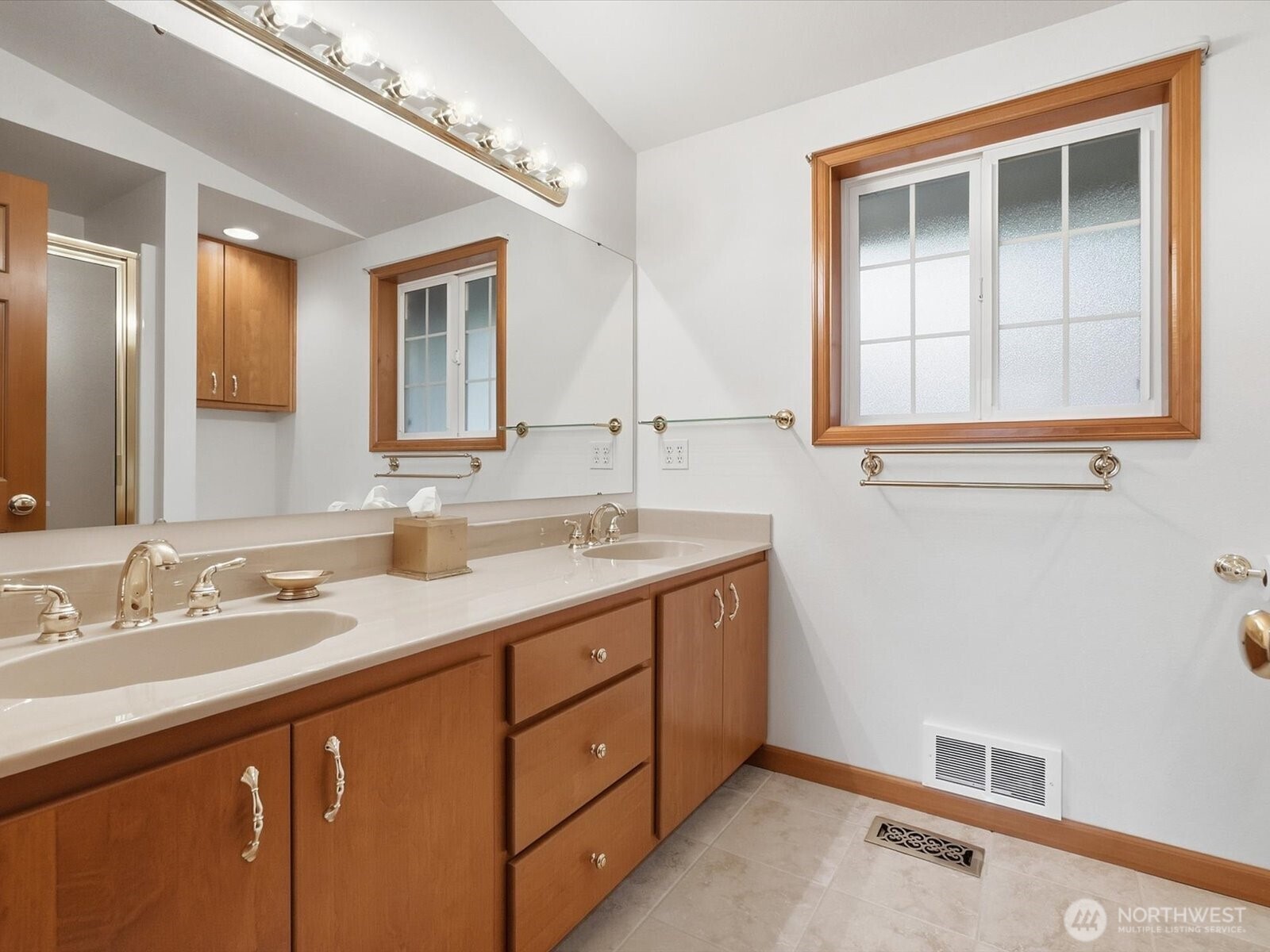 6513 Waller Road Property Photo 18