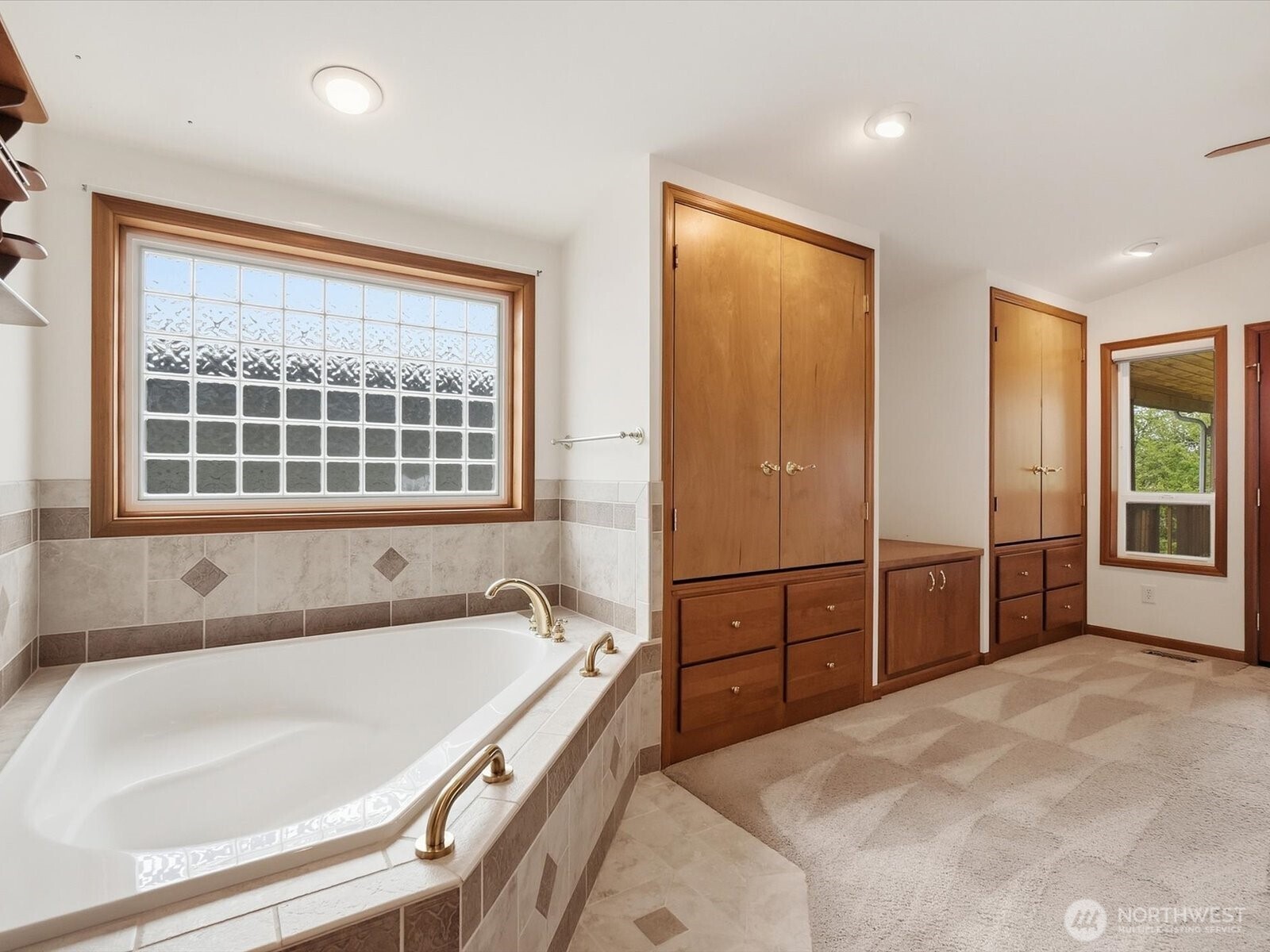 6513 Waller Road Property Photo 21