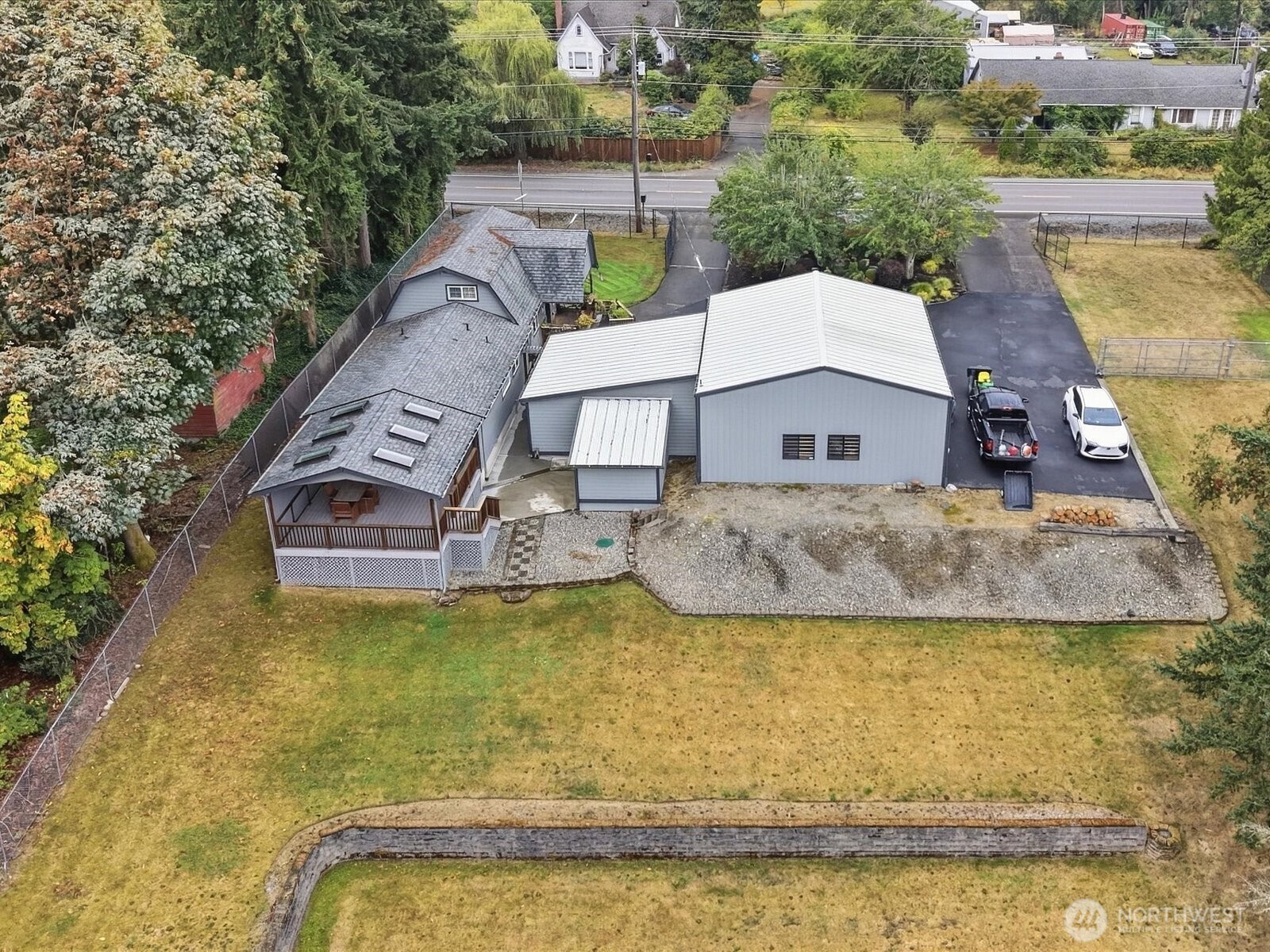 6513 Waller Road Property Photo 36