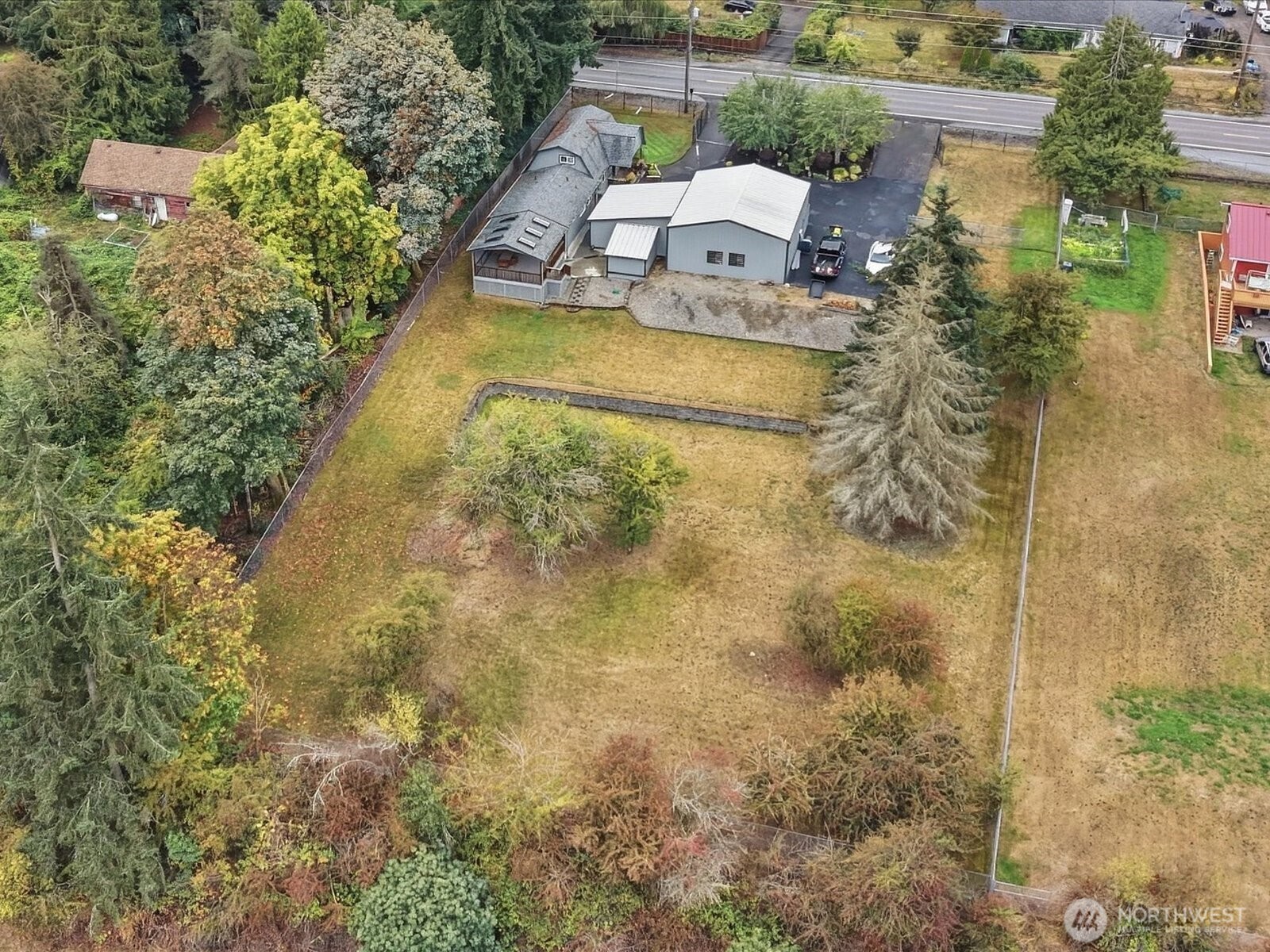 6513 Waller Road Property Photo 37