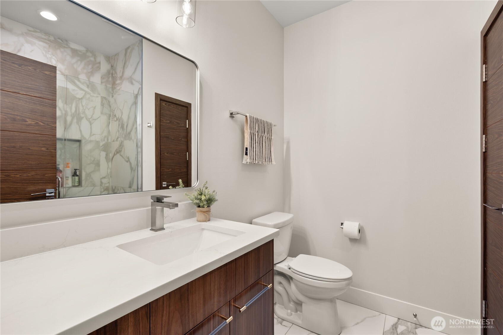 12103 202nd Street Property Photo 25