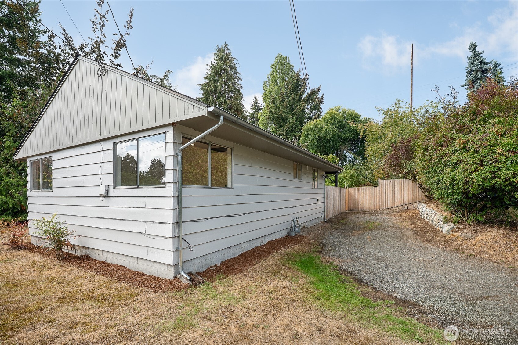 10915 North Park Avenue Property Photo 4