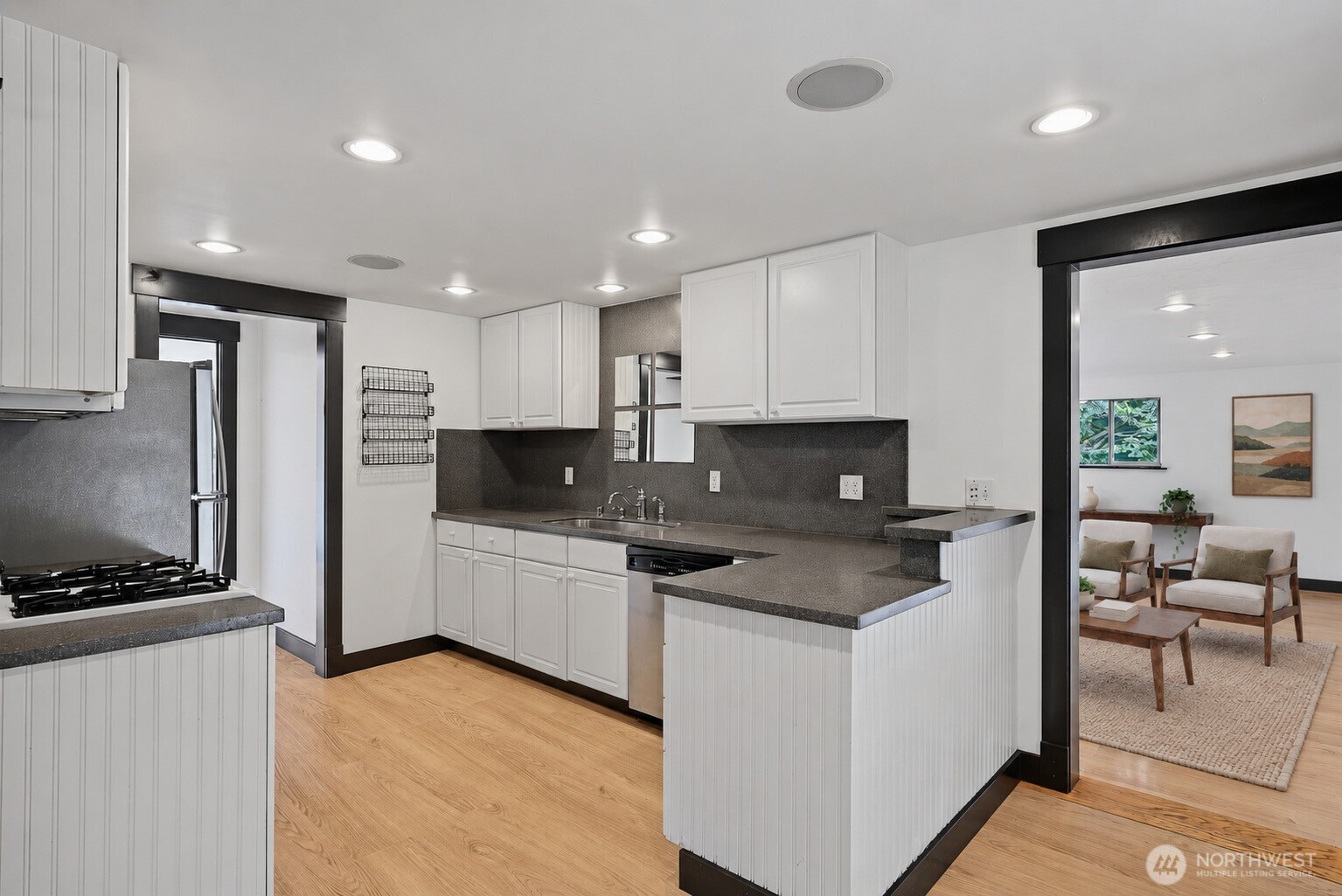 10915 North Park Avenue Property Photo 10