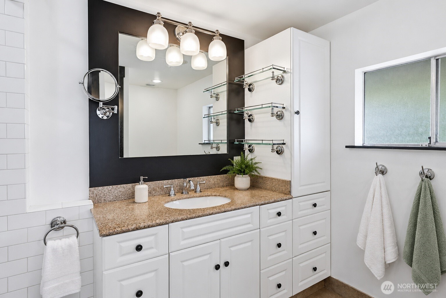 10915 North Park Avenue Property Photo 17