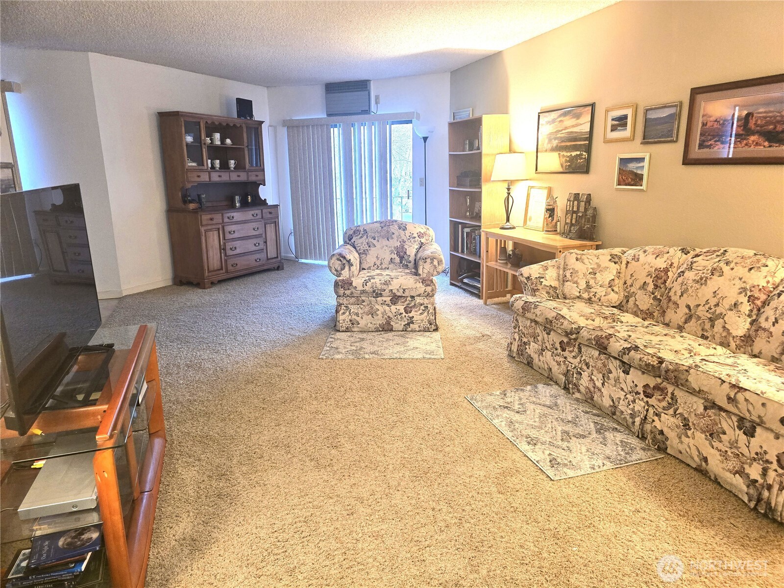 5585 E Evergreen Boulevard 5304 Property Photo 6