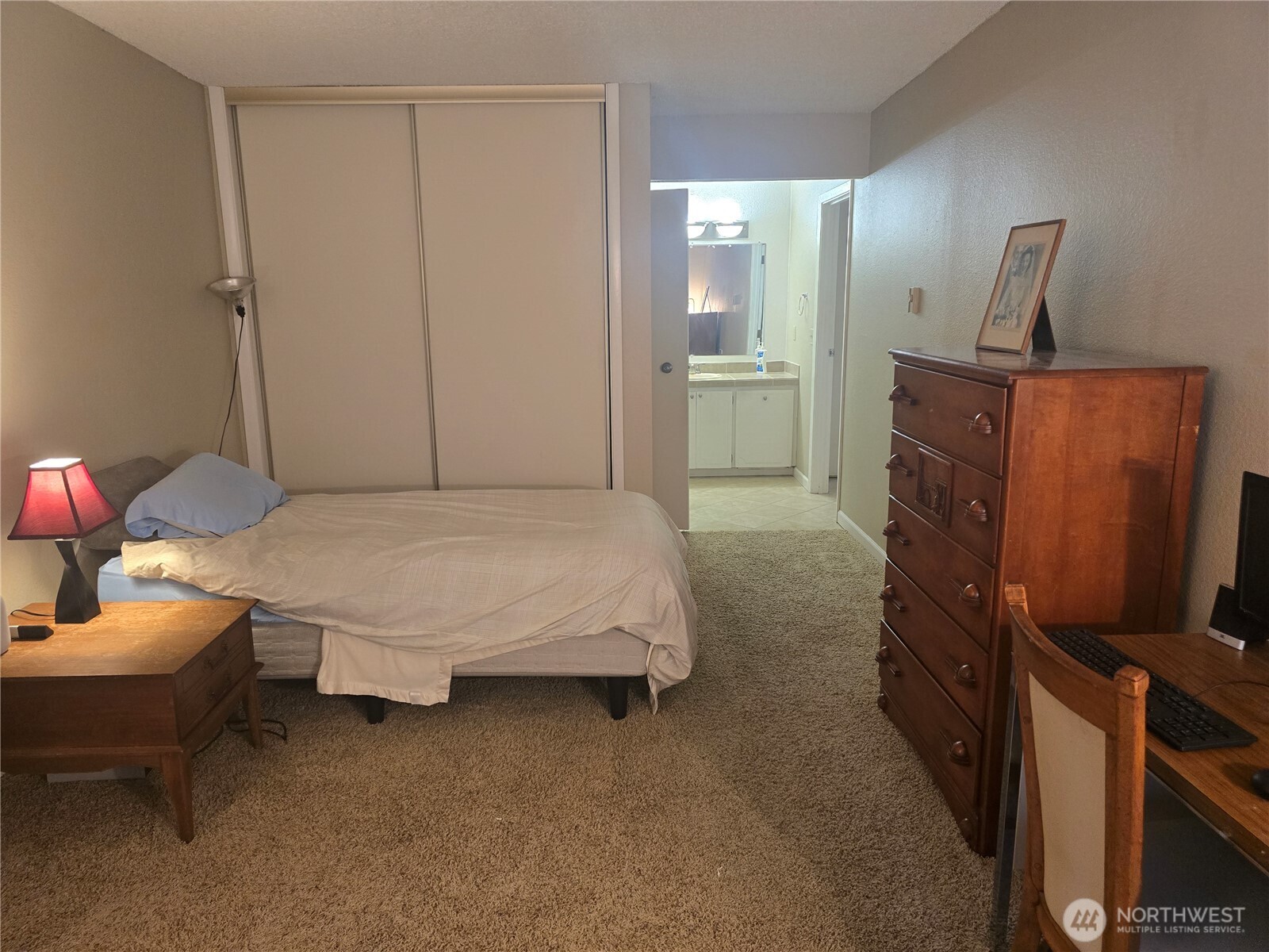 5585 E Evergreen Boulevard 5304 Property Photo 7
