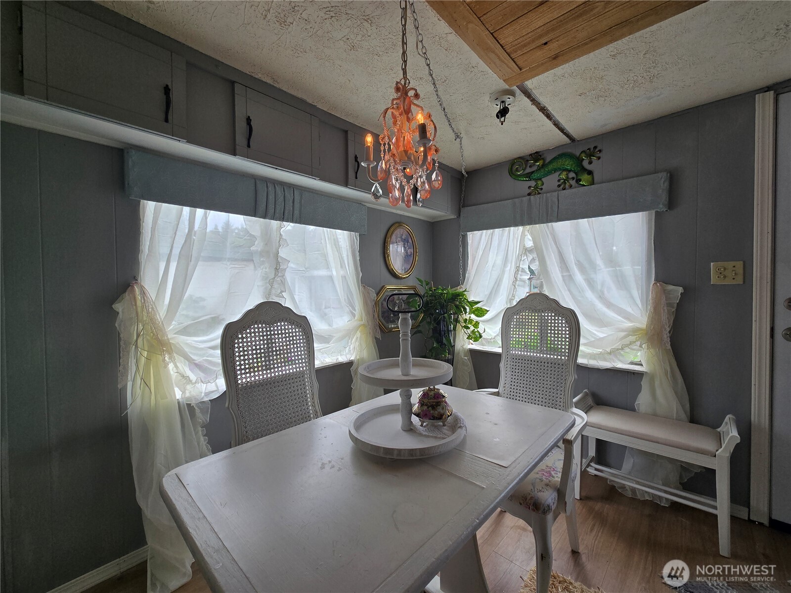 802 S Forrest St Street 8 Property Photo 7