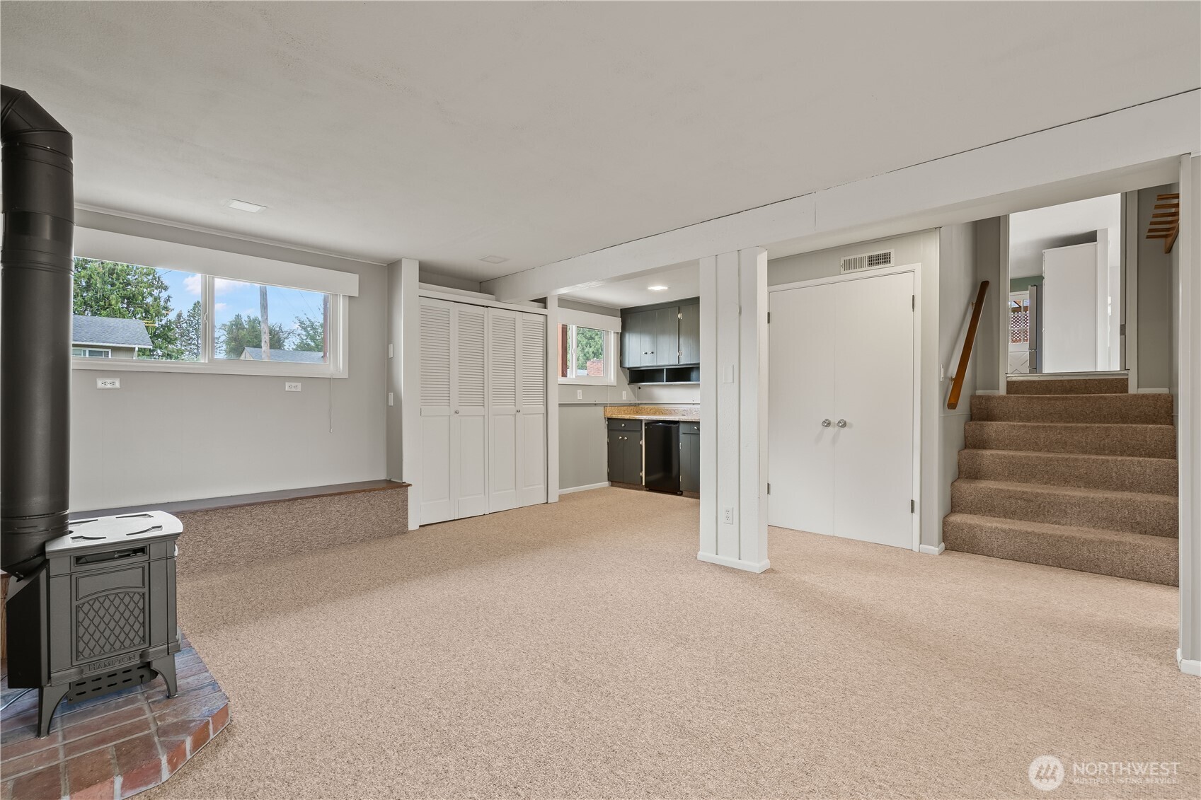 366 N Park Street Property Photo 24