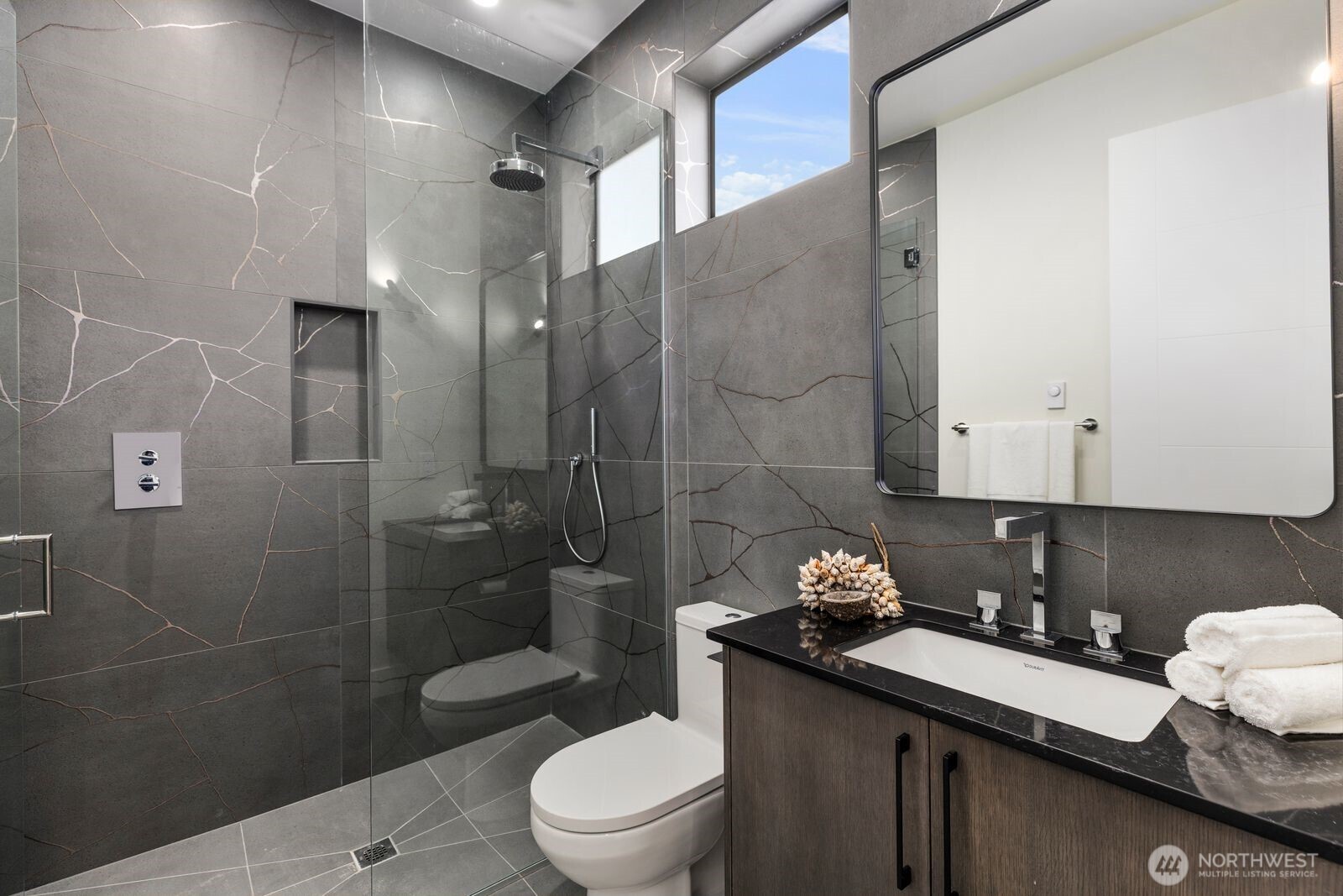 1653 105th Avenue Property Photo 18