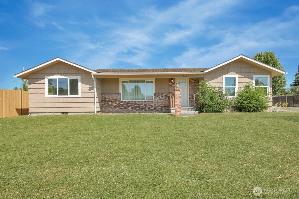 17001 4th Avenue Property Photo 1