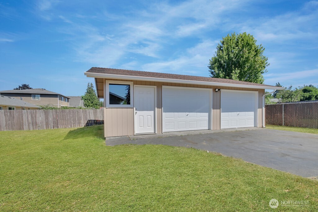 17001 4th Avenue Property Photo 2