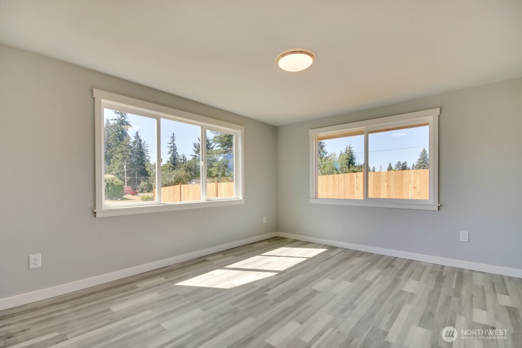 17001 4th Avenue Property Photo 5