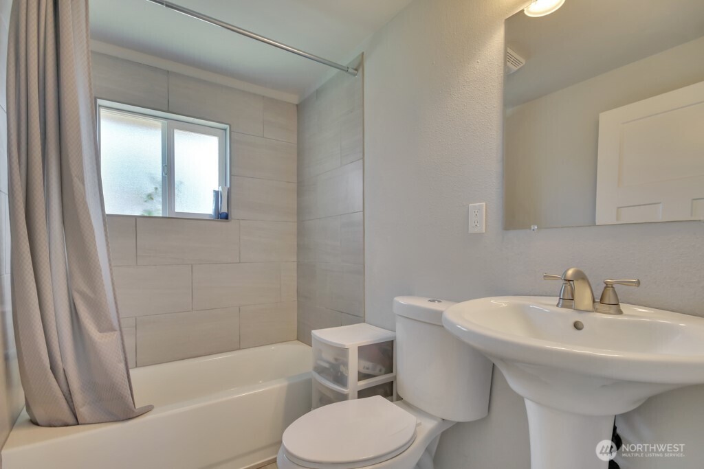 17001 4th Avenue Property Photo 6