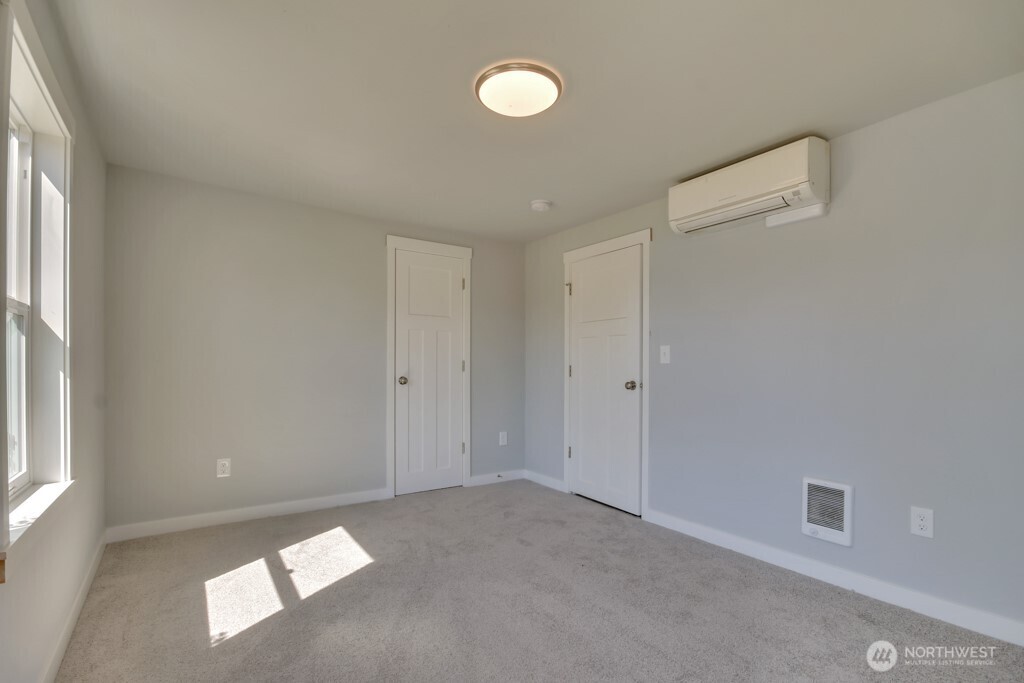 17001 4th Avenue Property Photo 8
