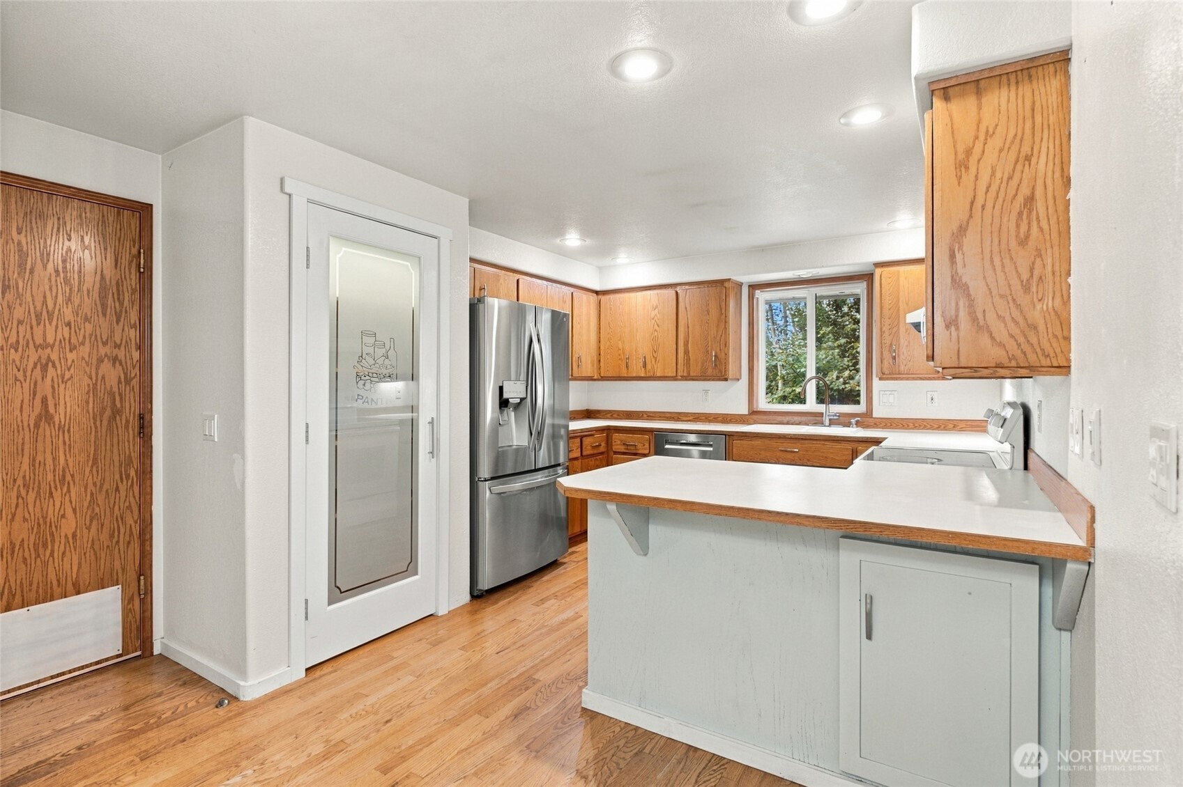738 Crescent Drive Property Photo 11