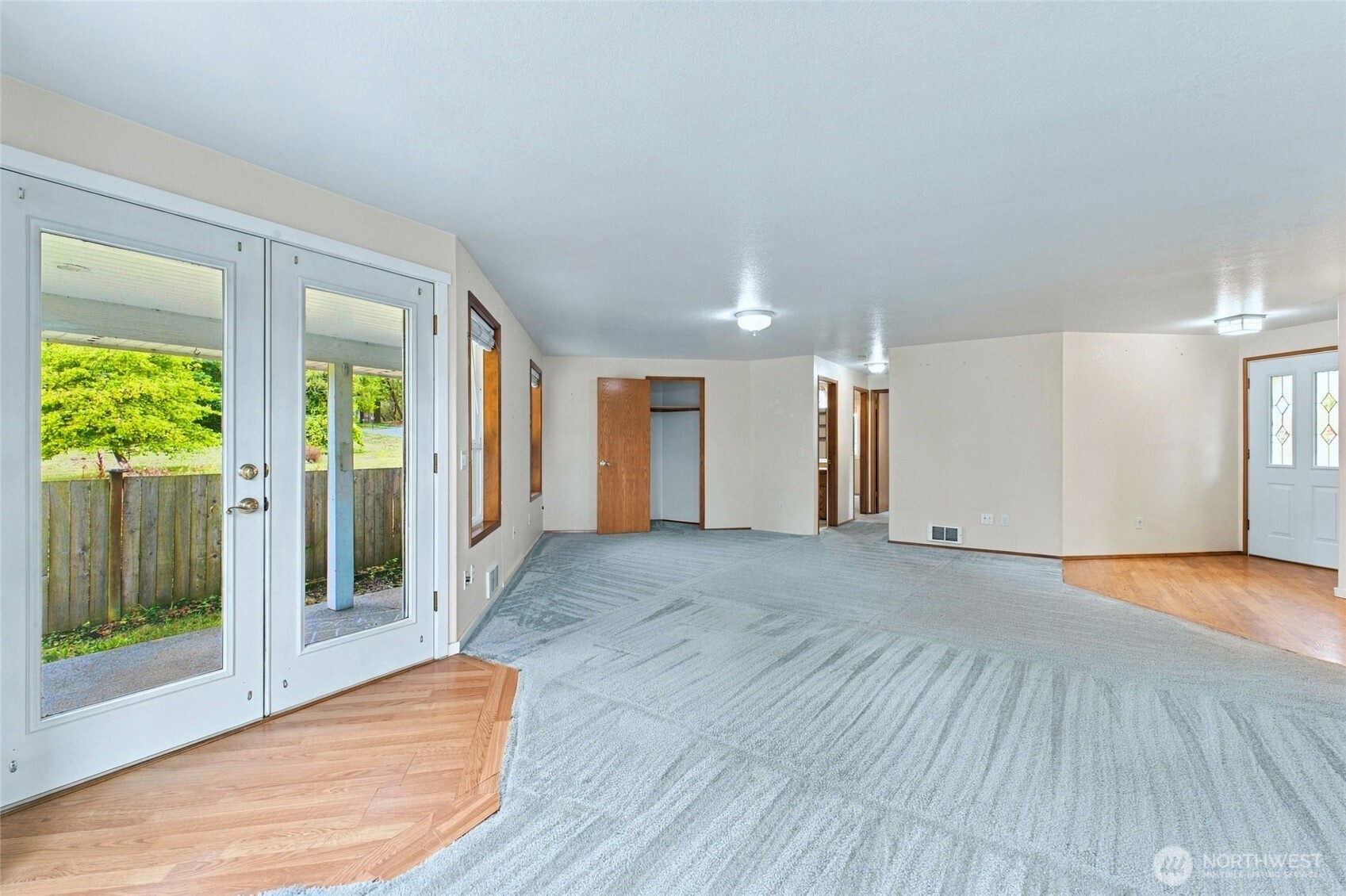 738 Crescent Drive Property Photo 13