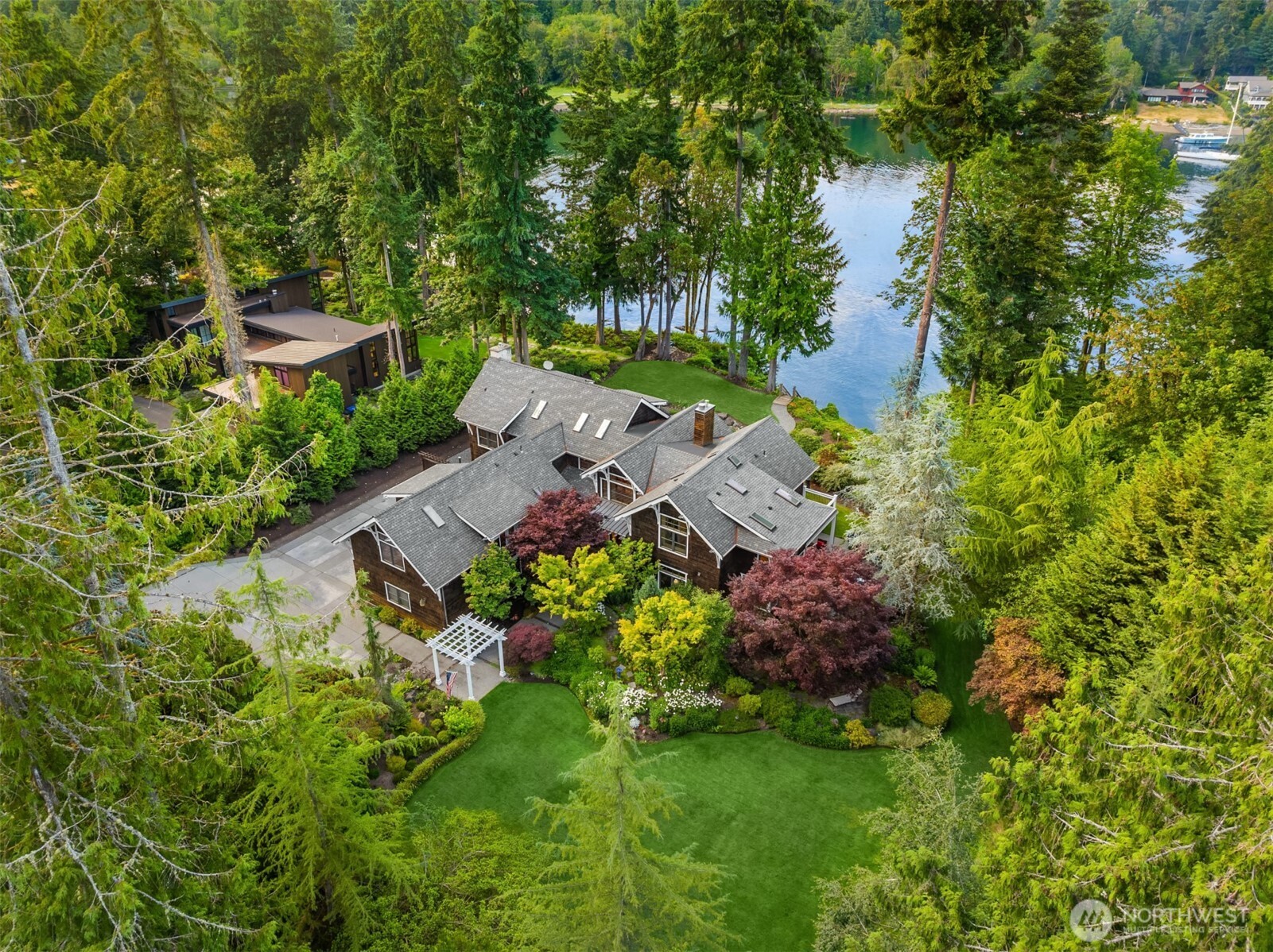10374 Ne Country Club Road Property Photo 1