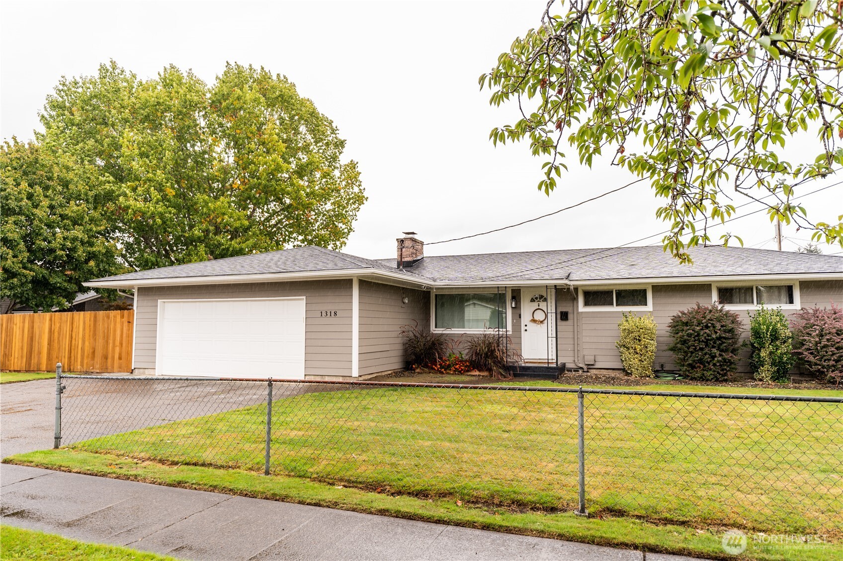1318 Midland Avenue Property Photo 1