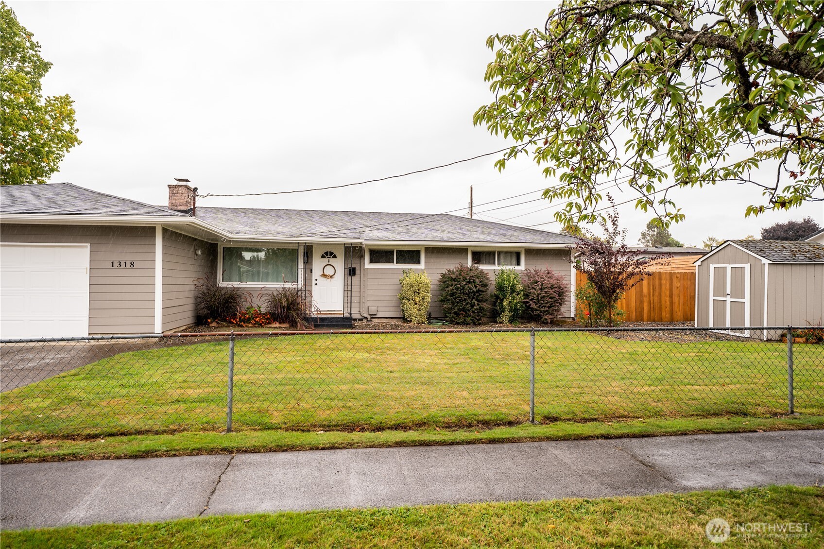 1318 Midland Avenue Property Photo 3
