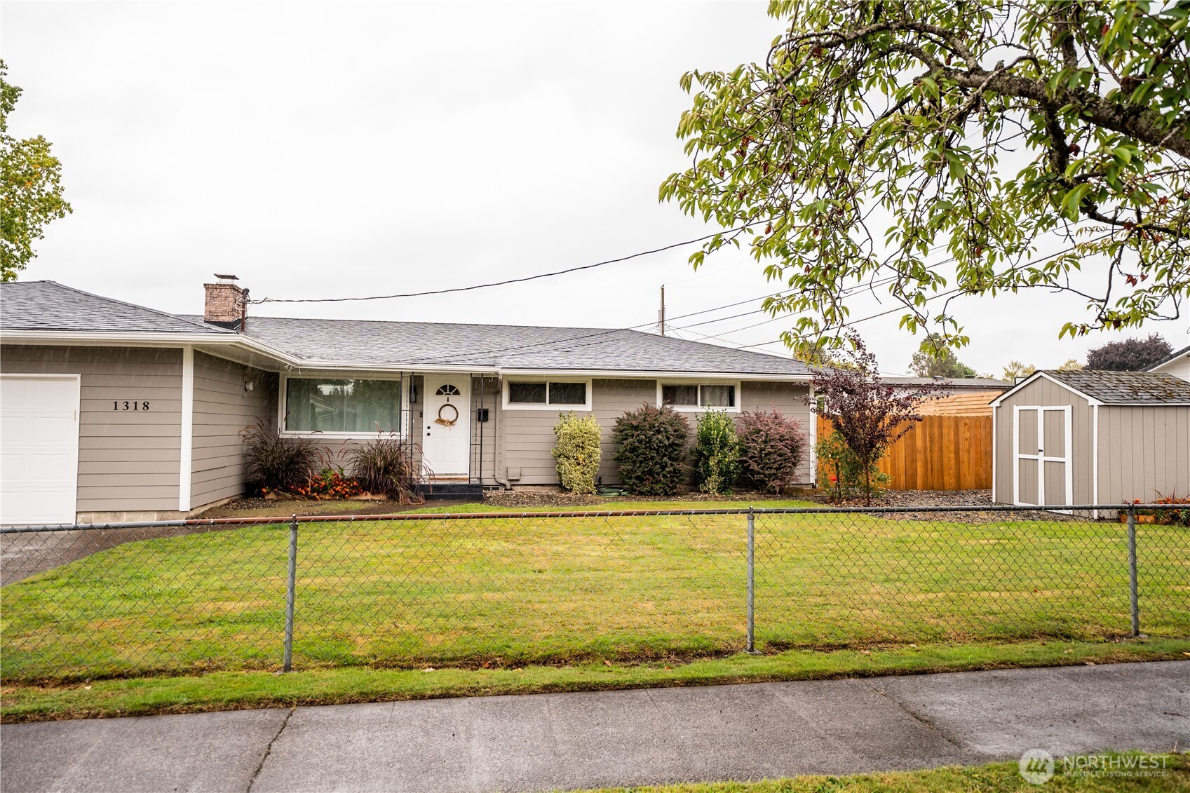 1318 Midland Avenue Property Photo 4