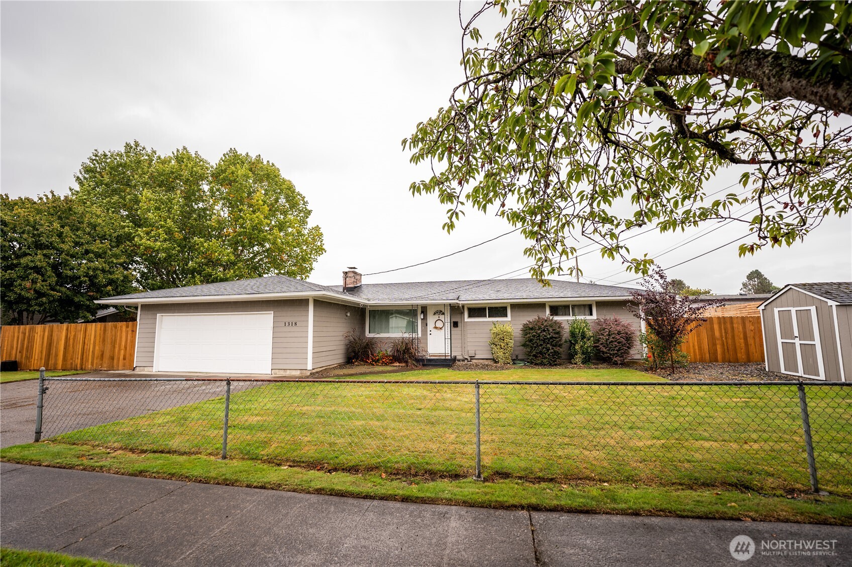 1318 Midland Avenue Property Photo 5