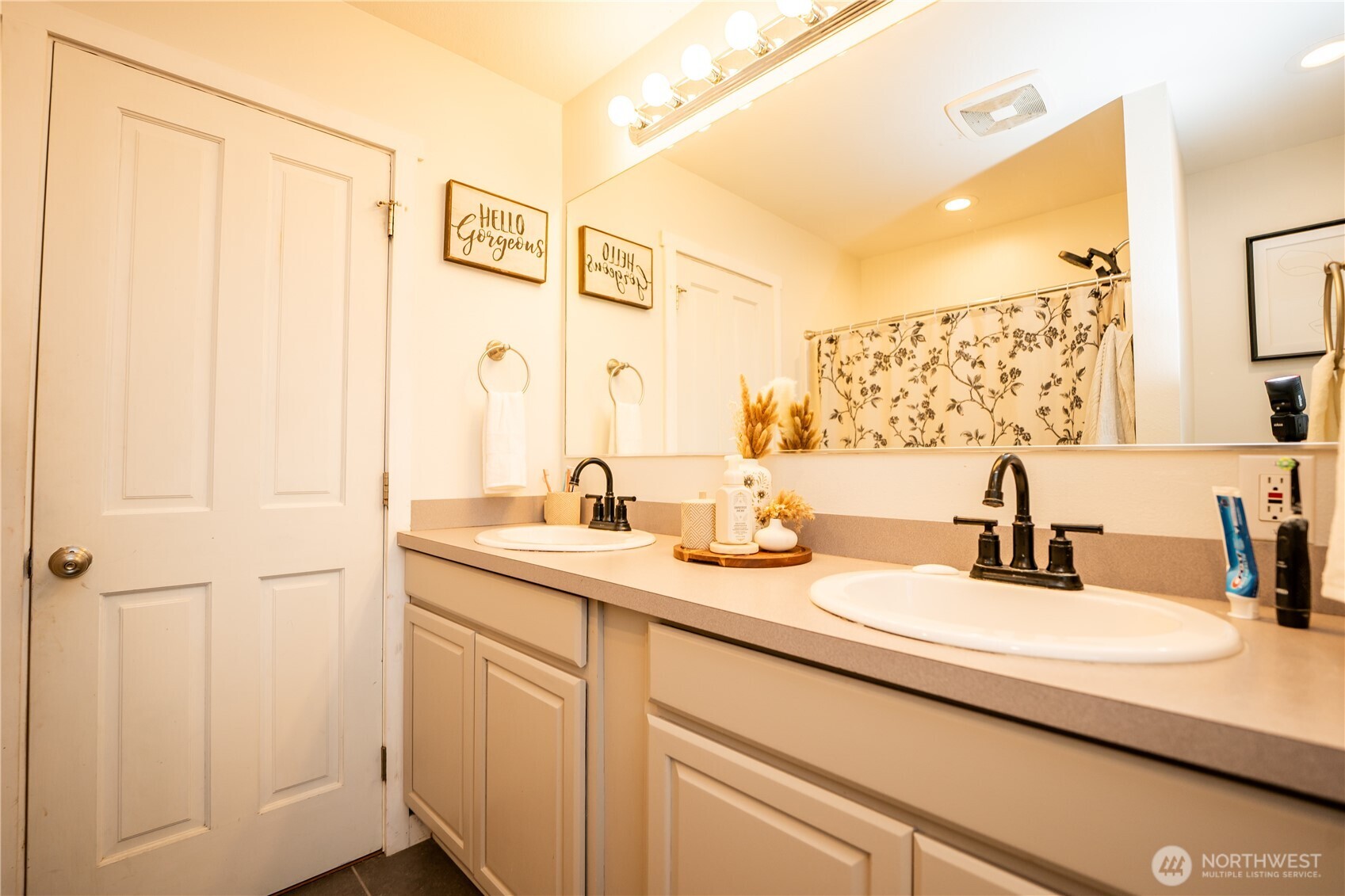1318 Midland Avenue Property Photo 16