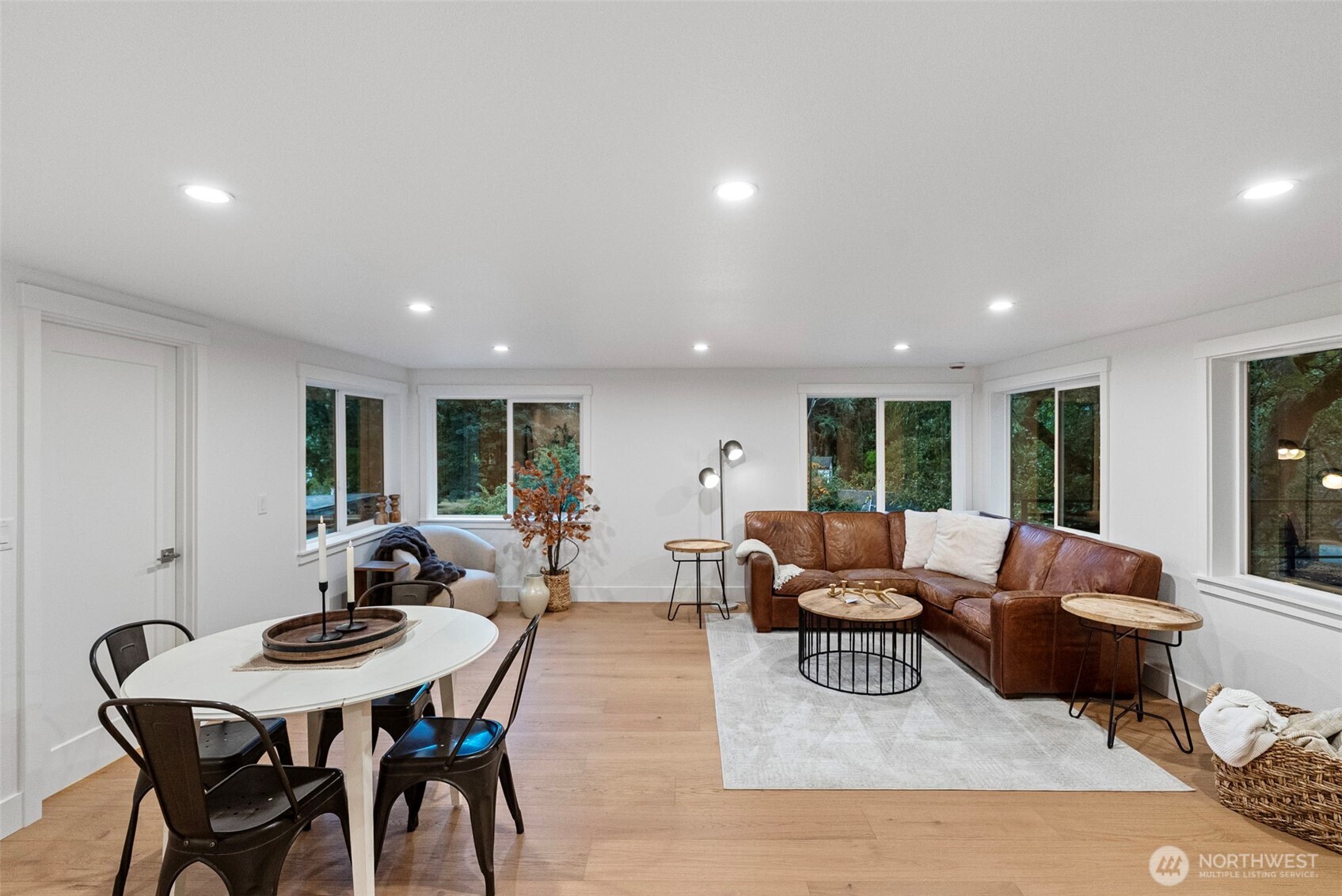 16268 Norum Road Property Photo 11