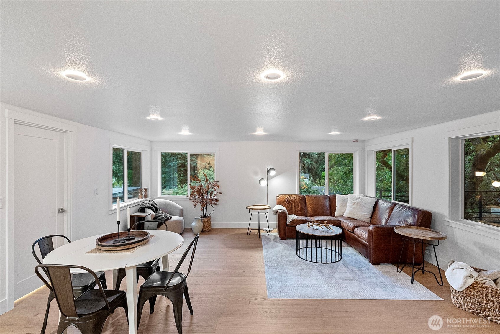 16268 Norum Road Property Photo 12