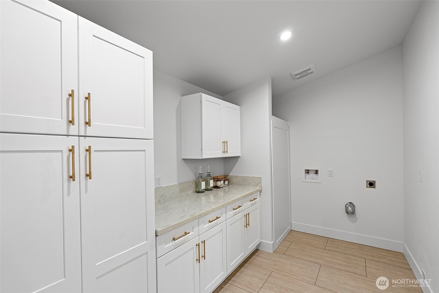 16268 Norum Road Property Photo 32