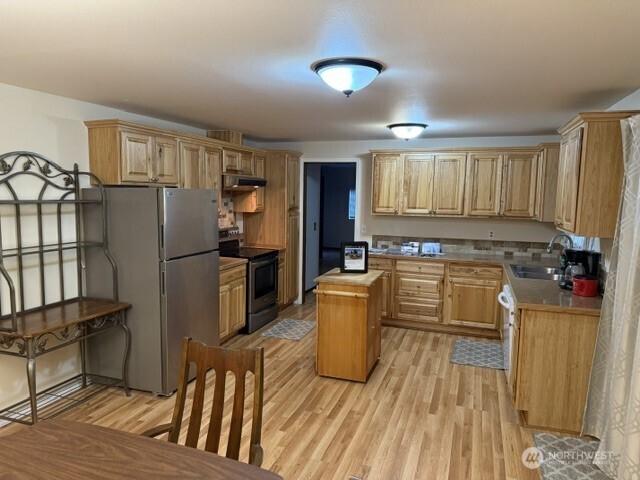 16106 14th Avenue Property Photo 6
